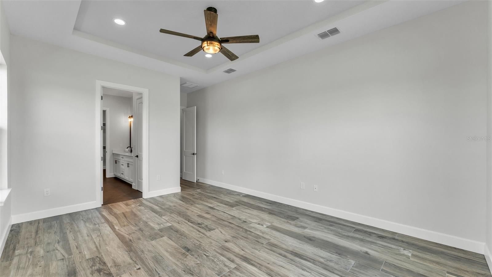 Image 14 of 51 For 224 Valencia Ridge Drive