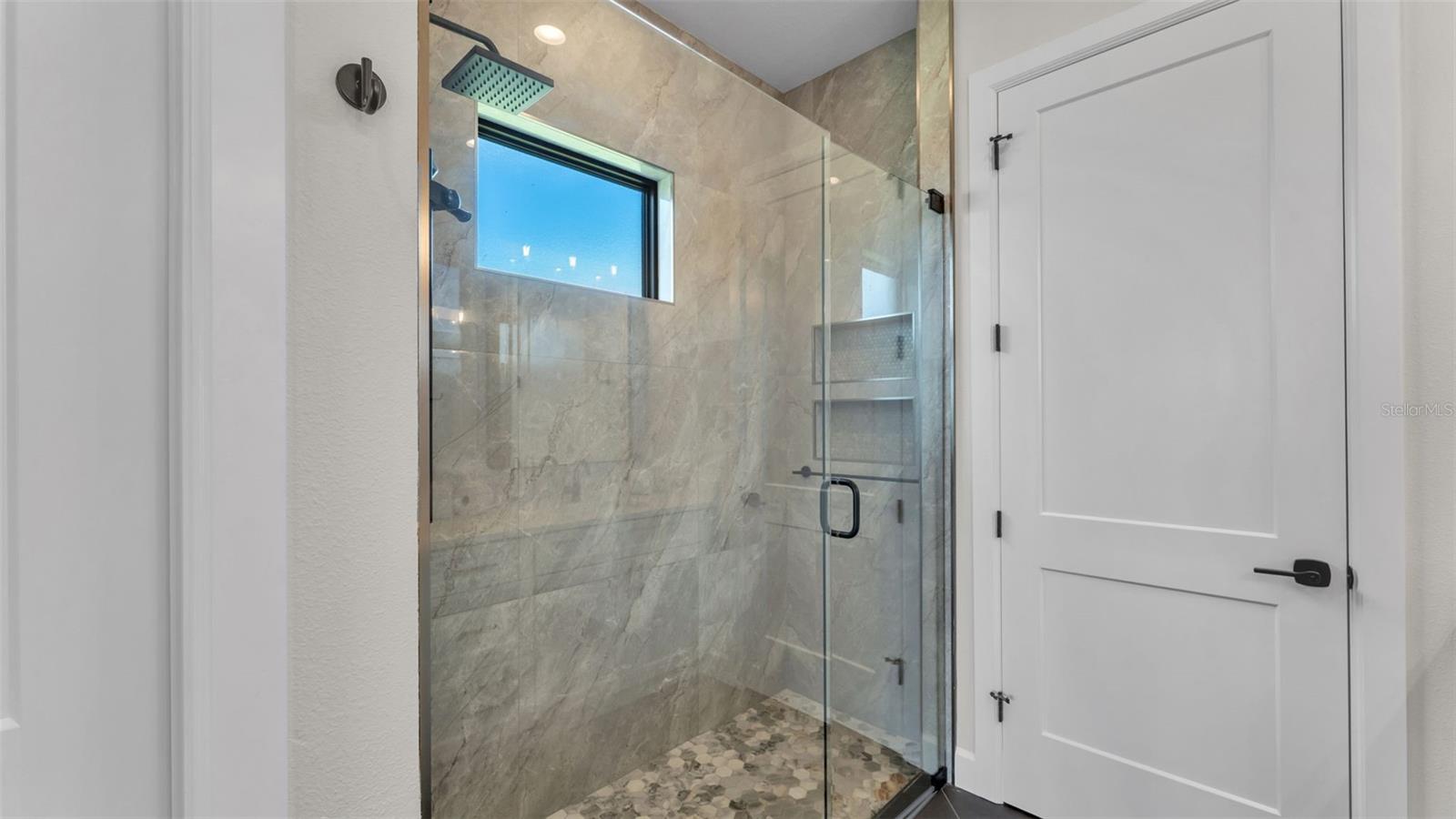 Image 17 of 51 For 224 Valencia Ridge Drive