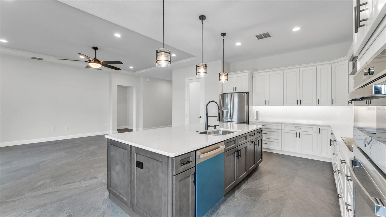 Image 9 of 51 For 224 Valencia Ridge Drive
