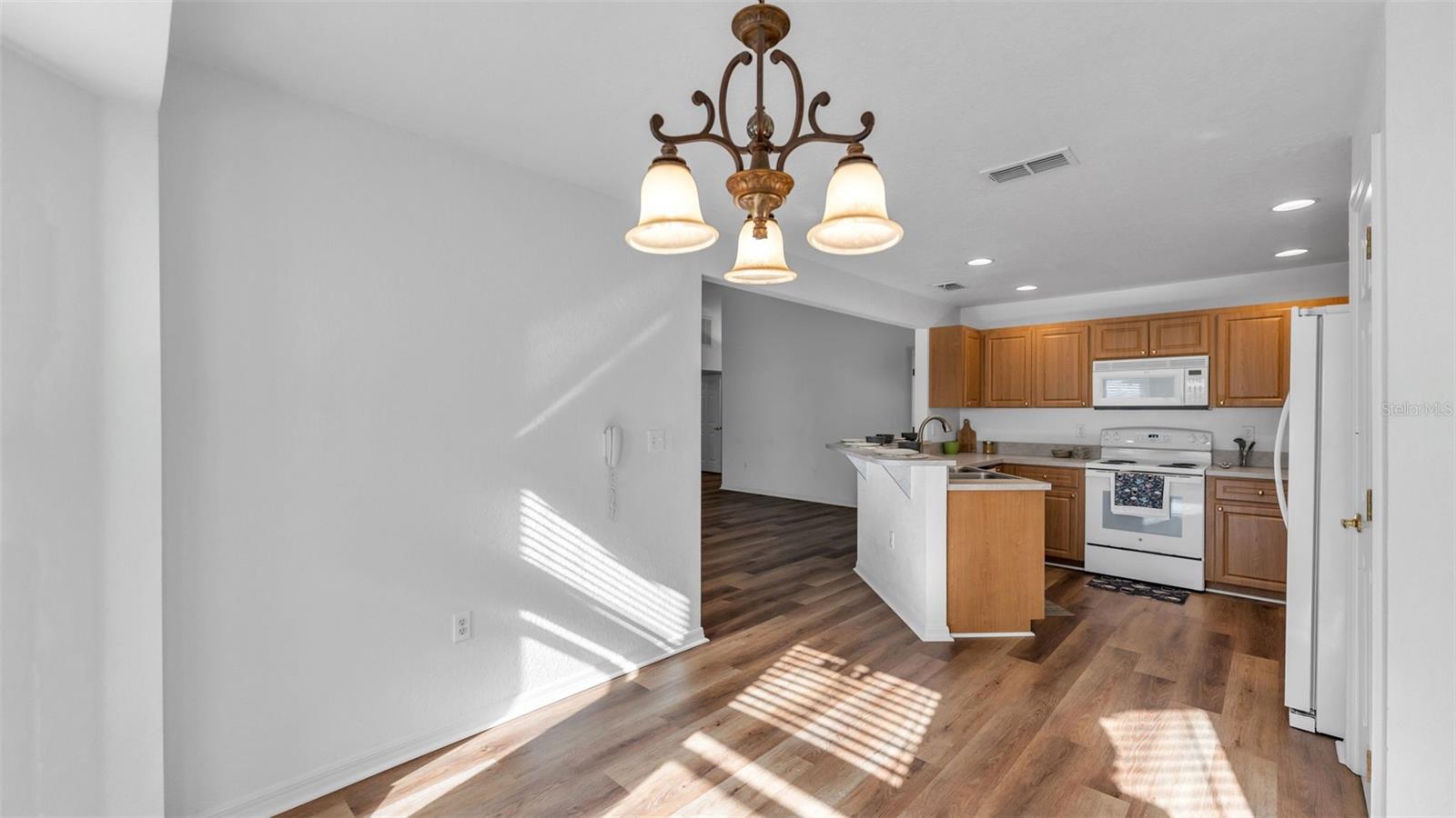 Image 11 of 47 For 3355 Sanoma Drive