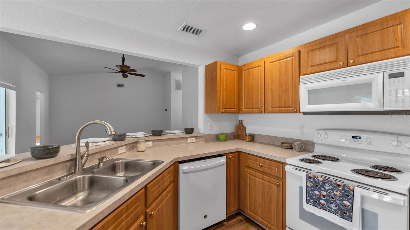 Image 13 of 47 For 3355 Sanoma Drive