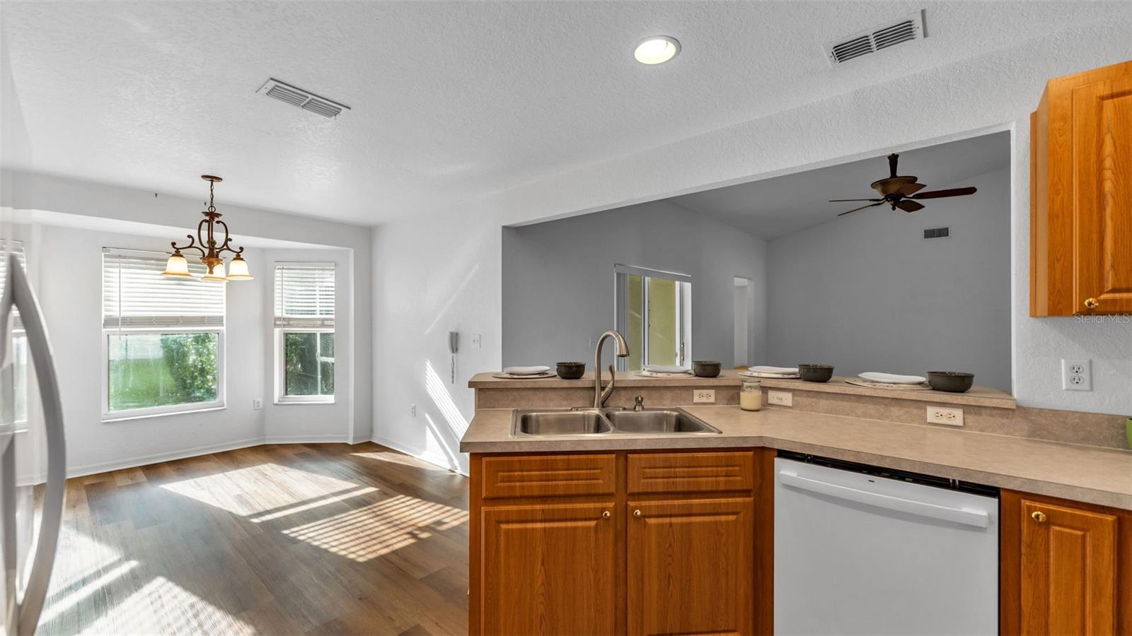 Image 16 of 47 For 3355 Sanoma Drive