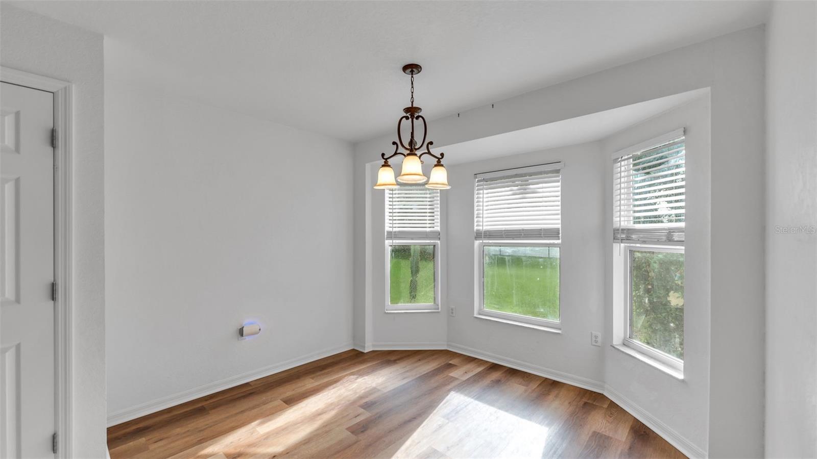 Image 18 of 47 For 3355 Sanoma Drive