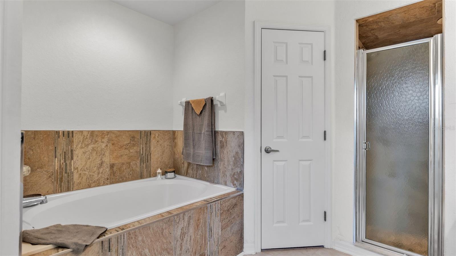 Image 32 of 47 For 3355 Sanoma Drive
