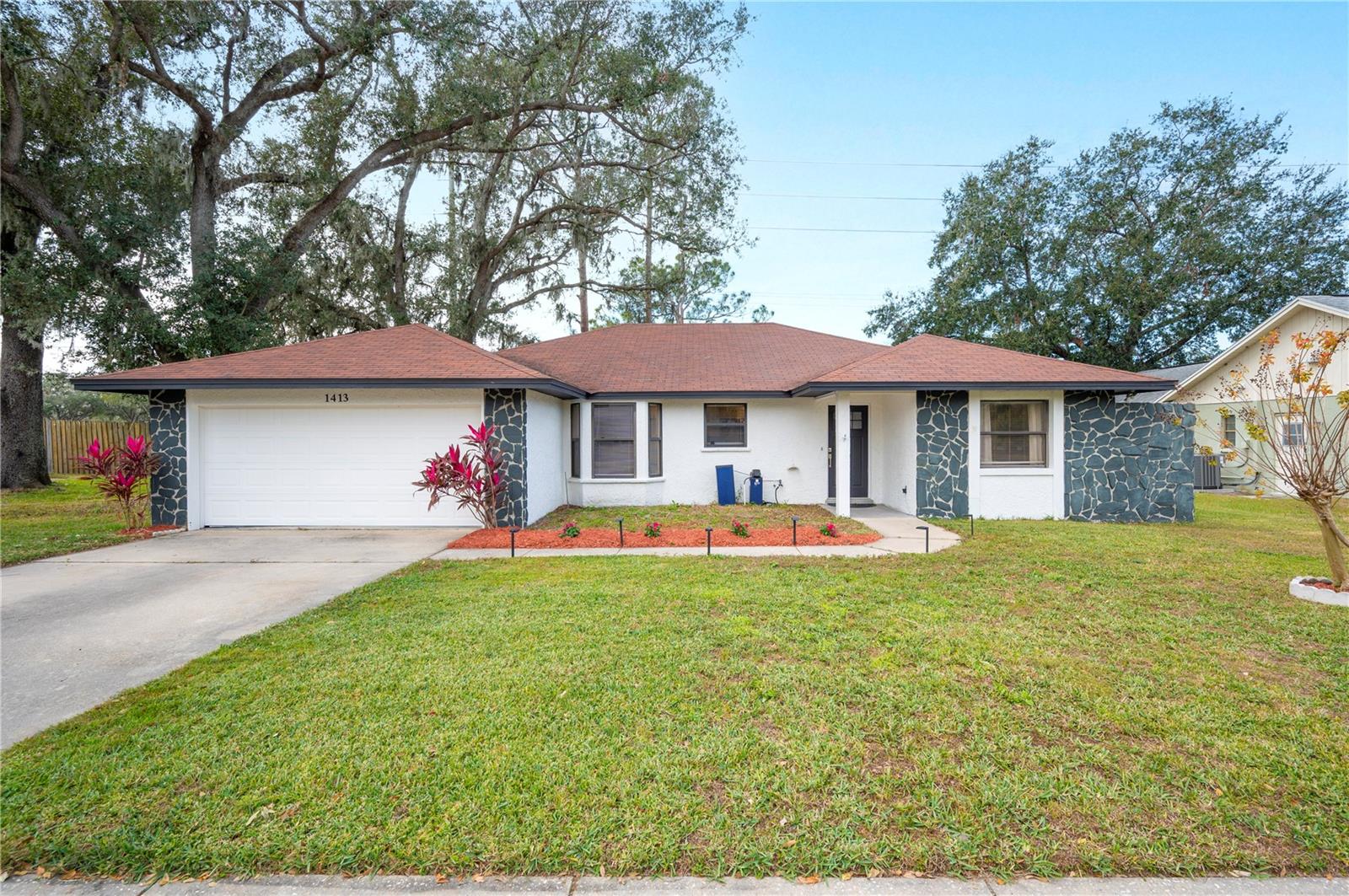 Details for 1413 Sandalwood Drive, PLANT CITY, FL 33563