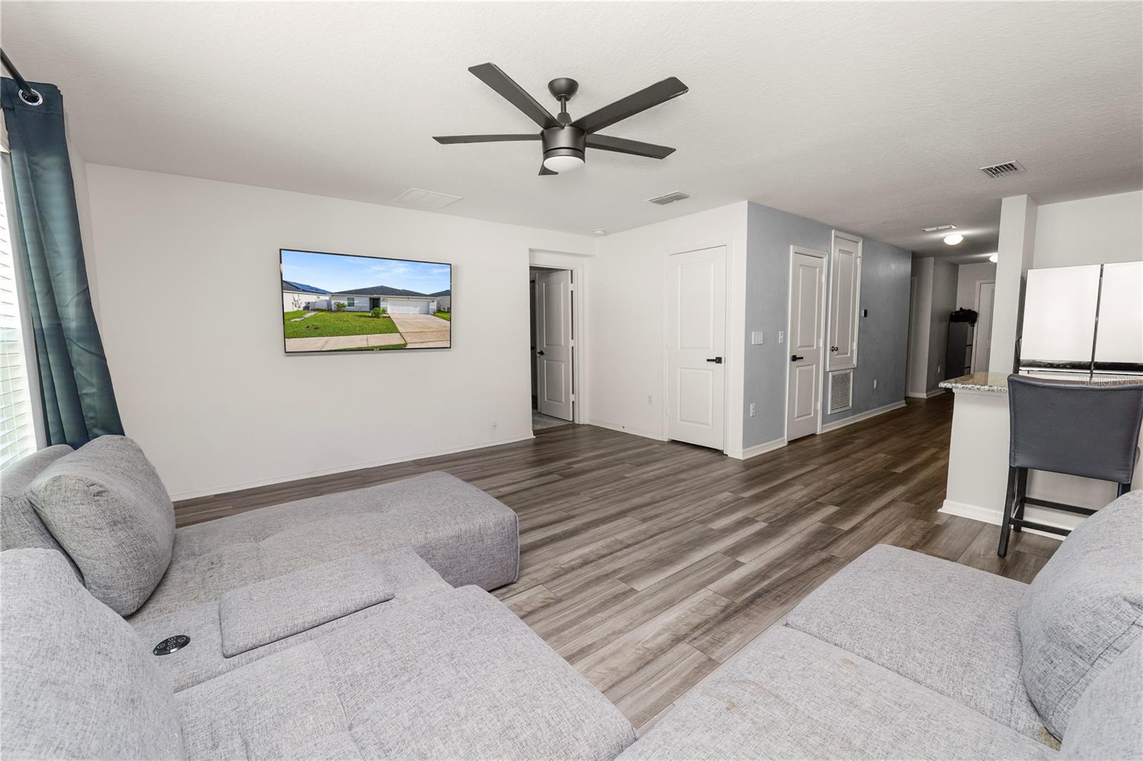 Image 5 of 36 For 1292 Mattie Pointe Boulevard