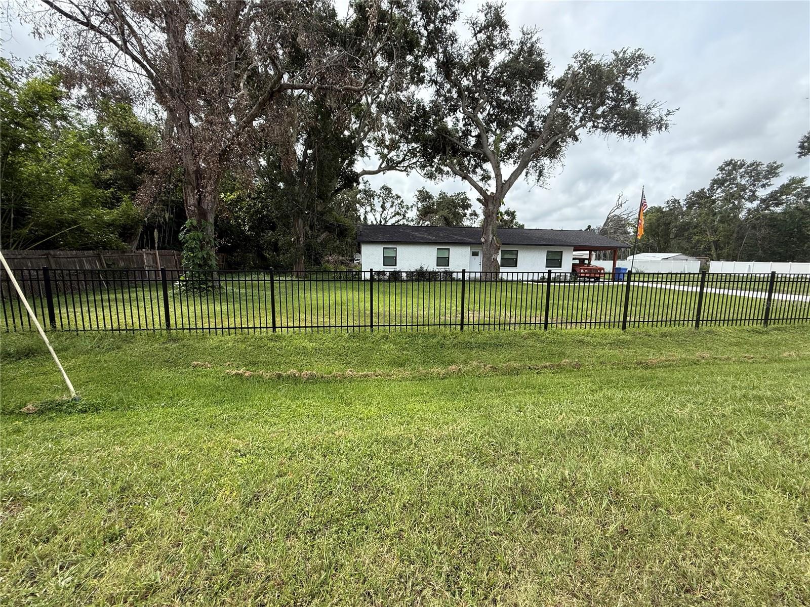 Image 2 of 16 For 11609 Leonard Avenue
