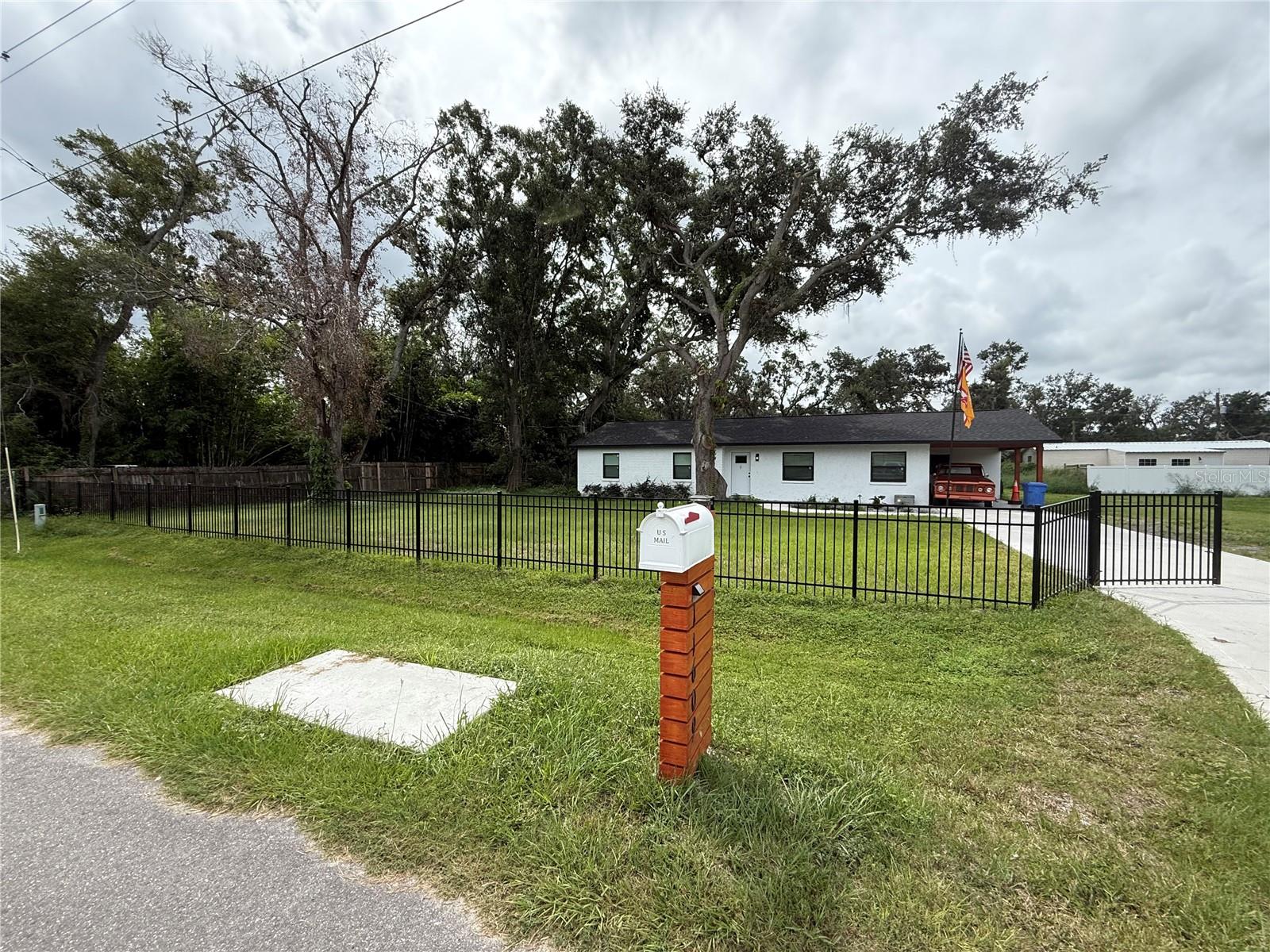 Image 3 of 16 For 11609 Leonard Avenue