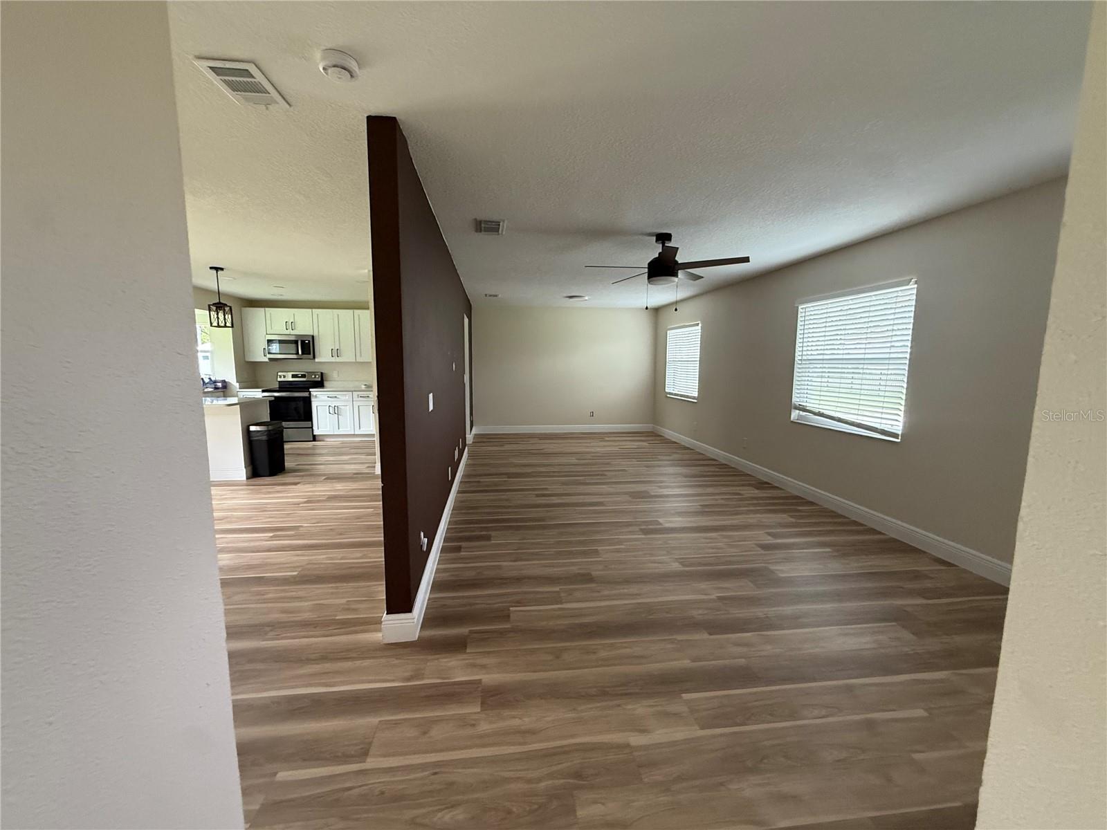 Image 6 of 16 For 11609 Leonard Avenue