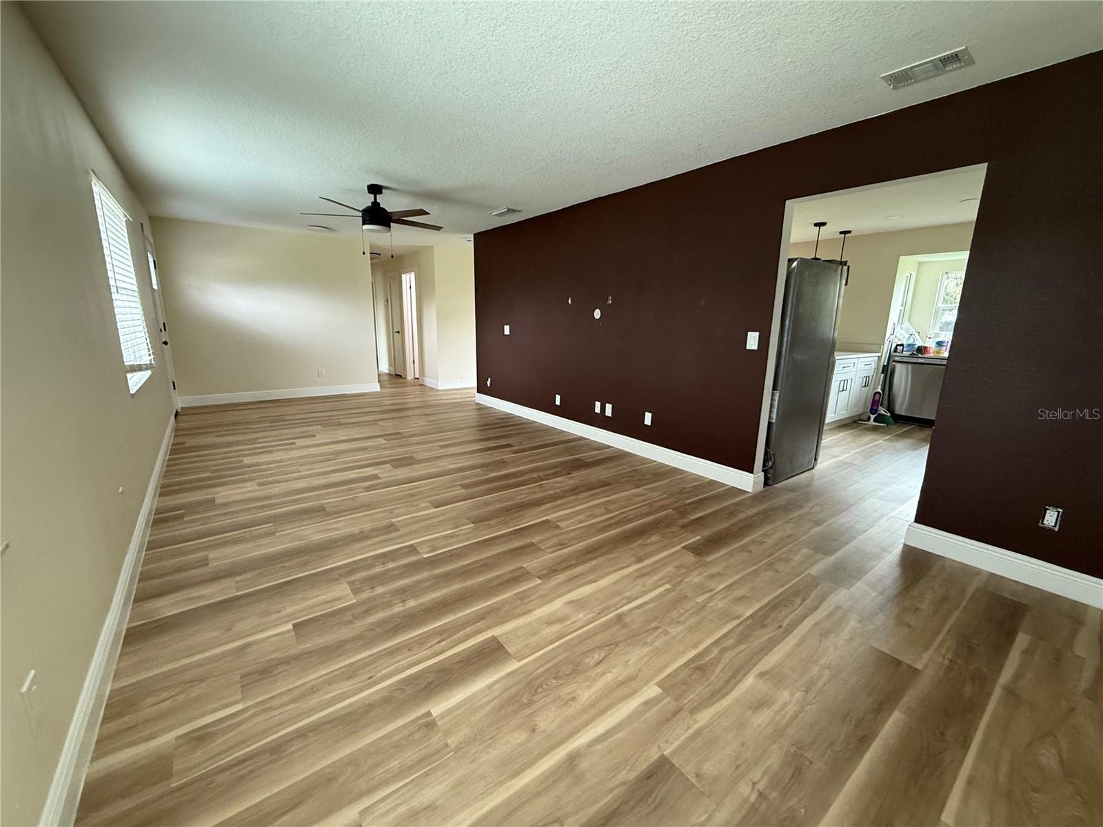 Image 7 of 16 For 11609 Leonard Avenue