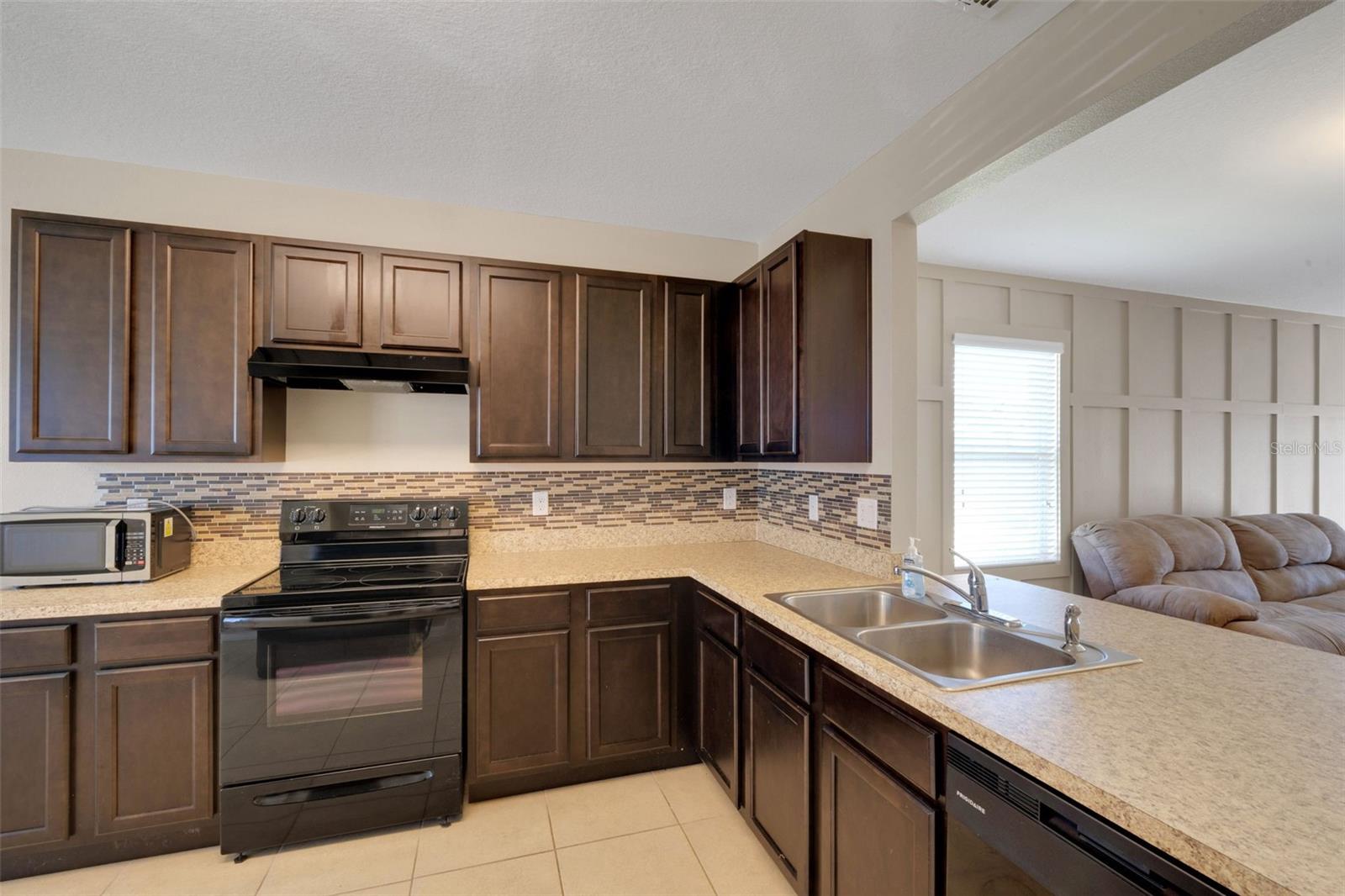 Image 7 of 35 For 2162 Blue Highlands Drive