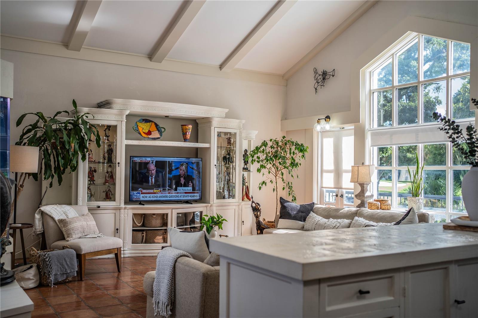 Image 24 of 78 For 421 Lone Palm Drive