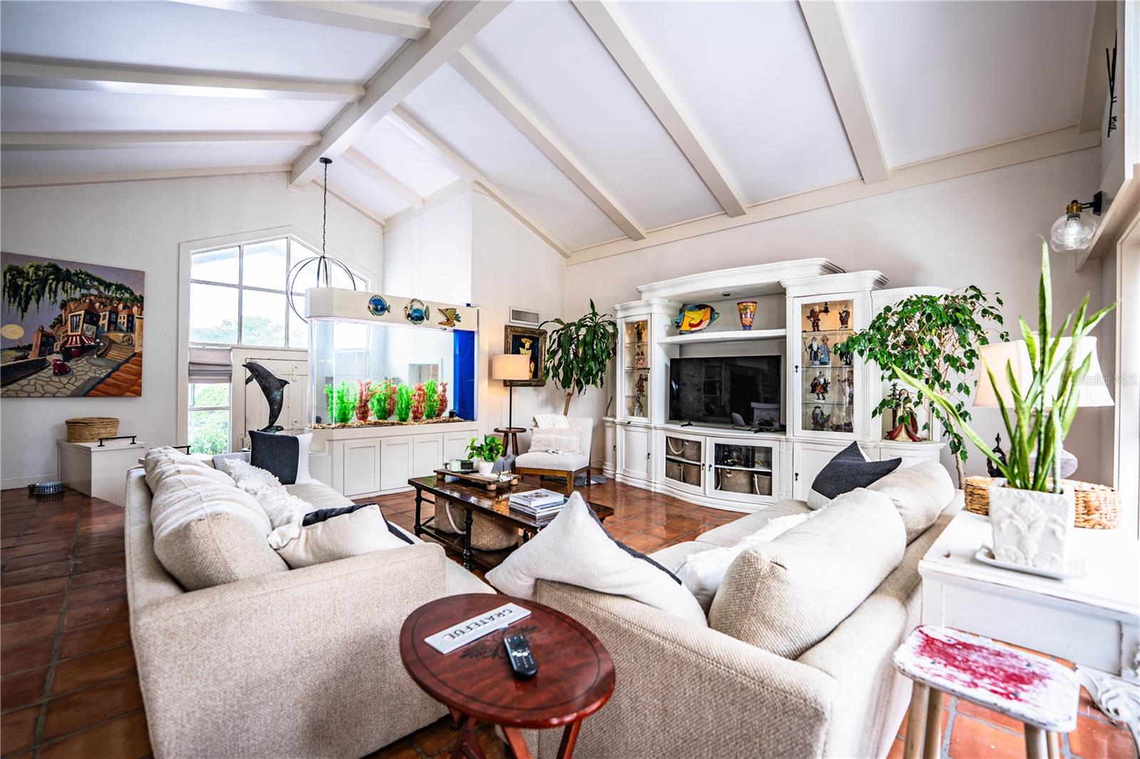 Image 25 of 78 For 421 Lone Palm Drive