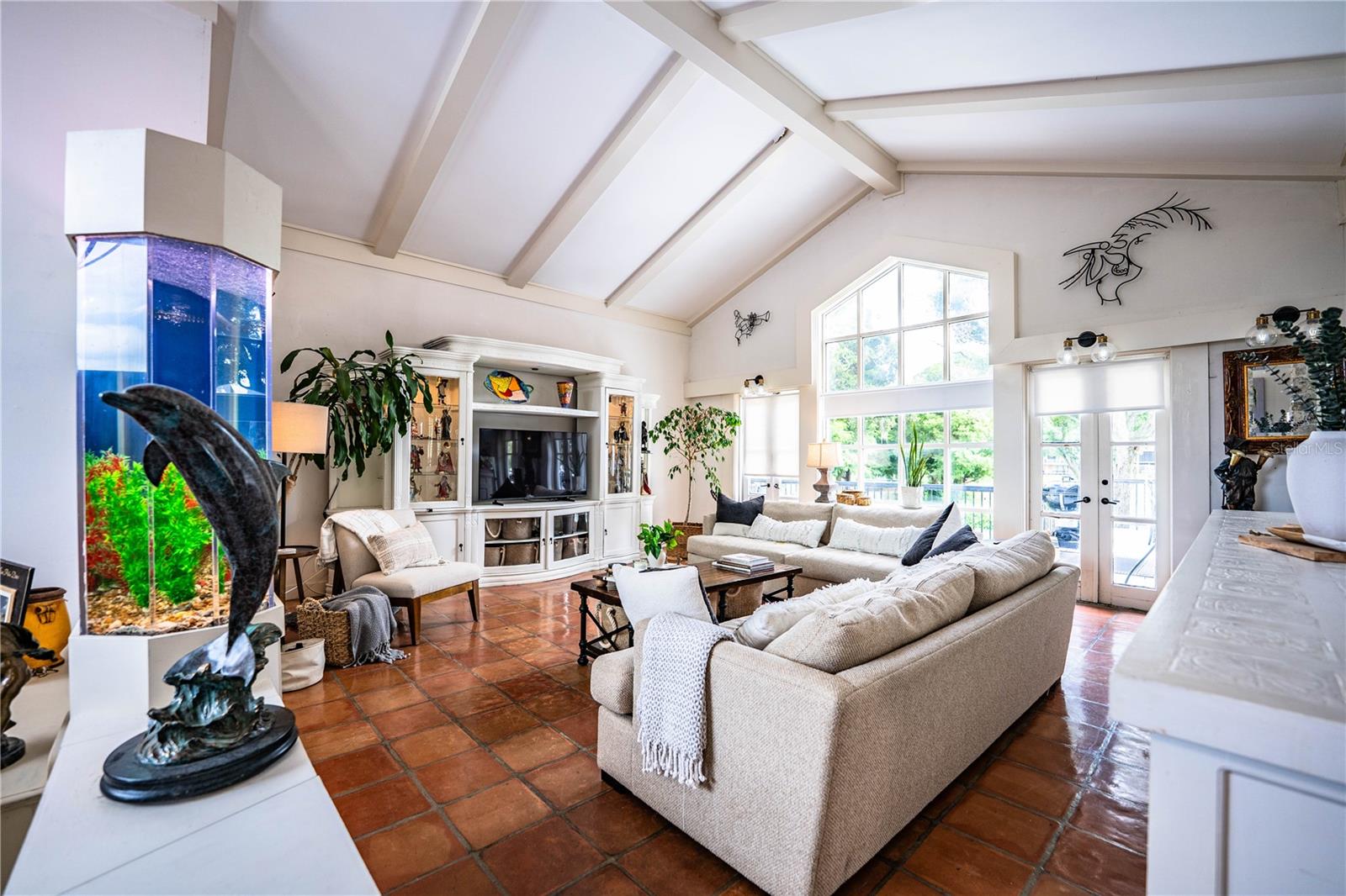 Image 26 of 78 For 421 Lone Palm Drive