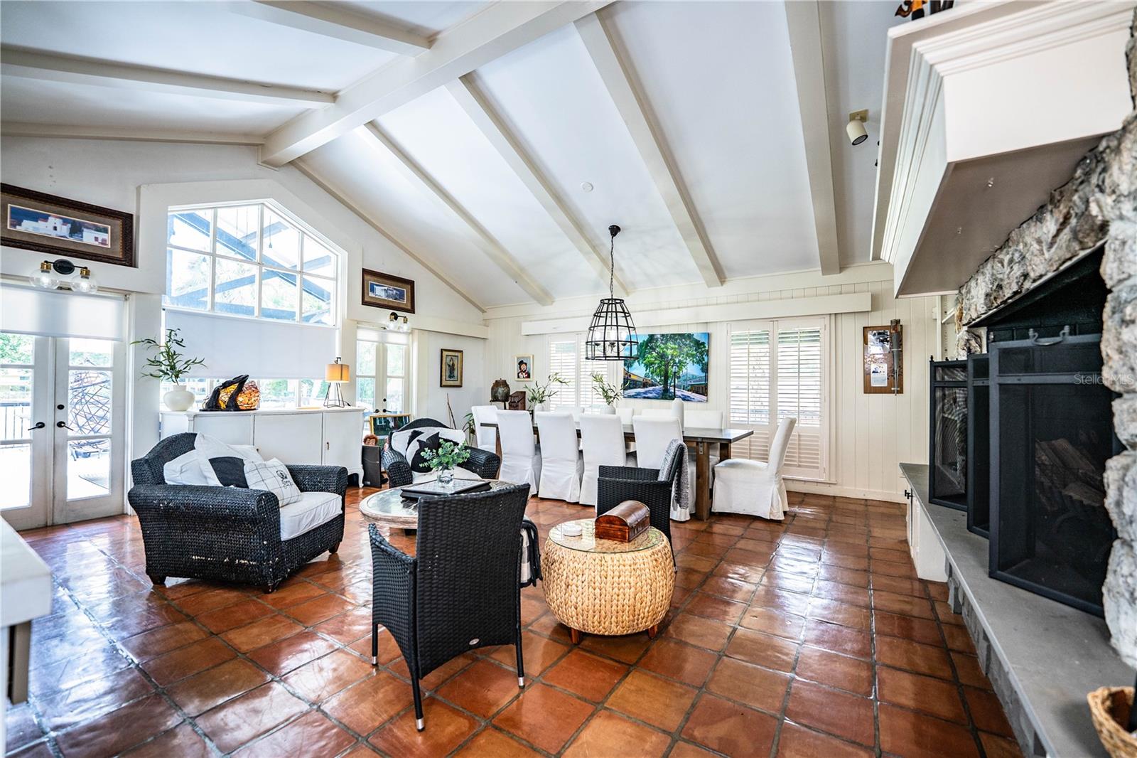 Image 40 of 78 For 421 Lone Palm Drive