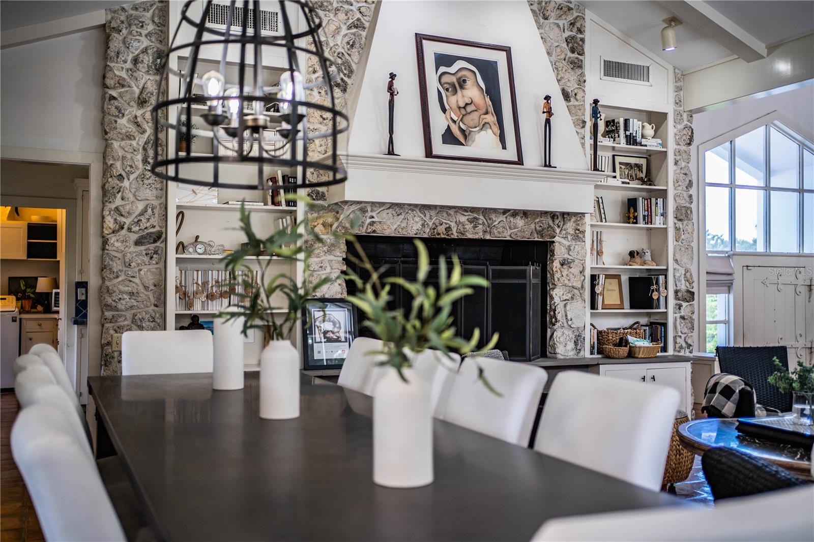 Image 44 of 78 For 421 Lone Palm Drive