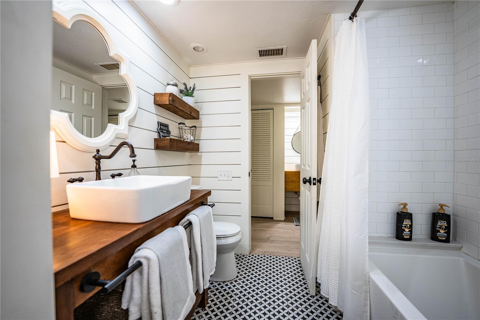 Image 64 of 78 For 421 Lone Palm Drive