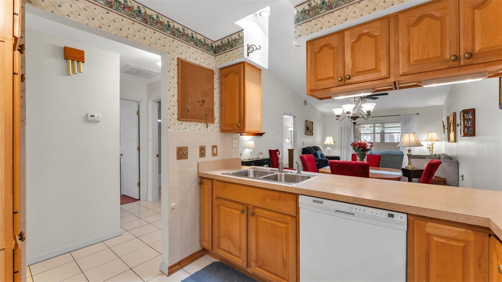 Image 11 of 21 For 1504 Oakview Circle Se