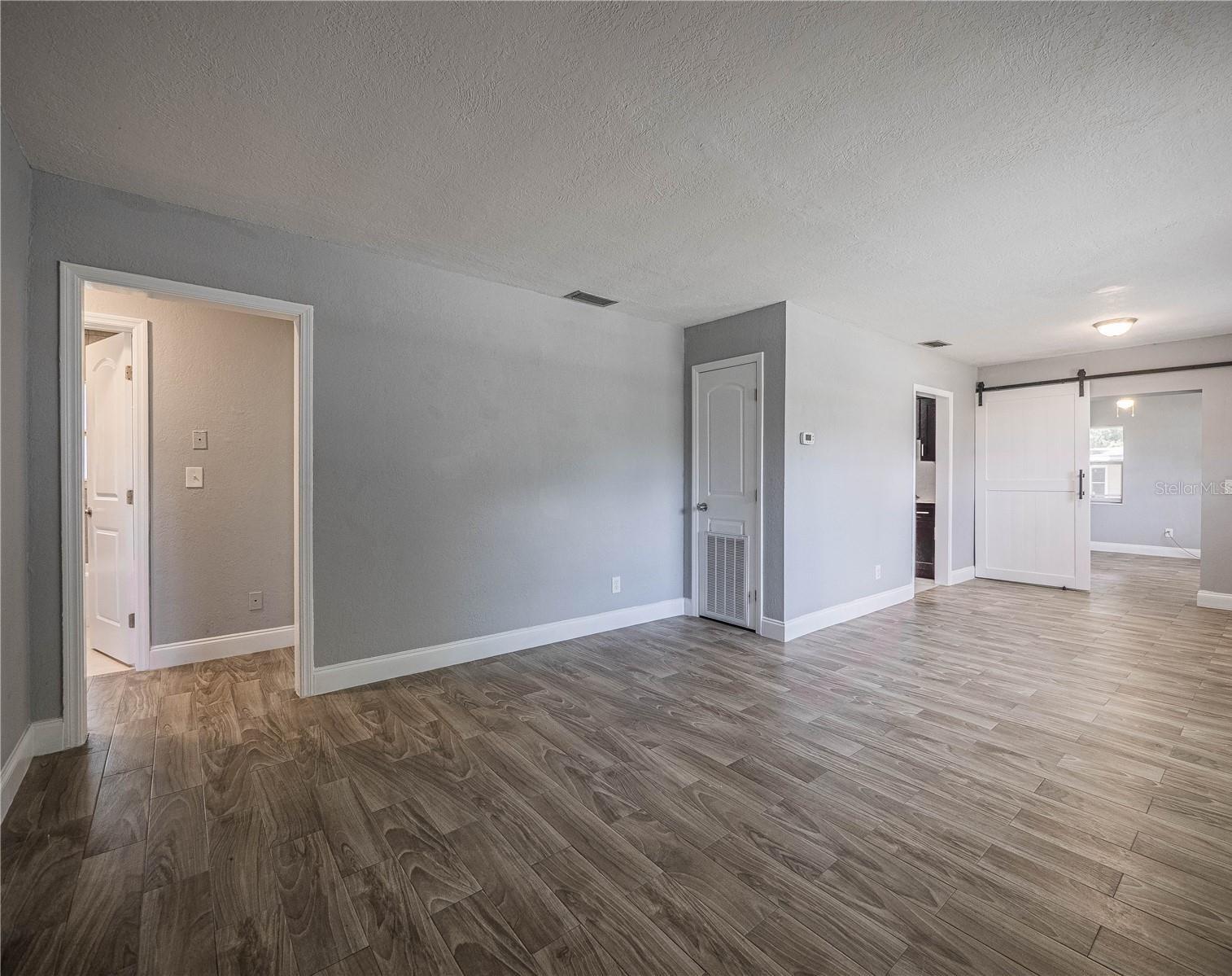Image 4 of 18 For 2414 Avenue A Terrace Nw