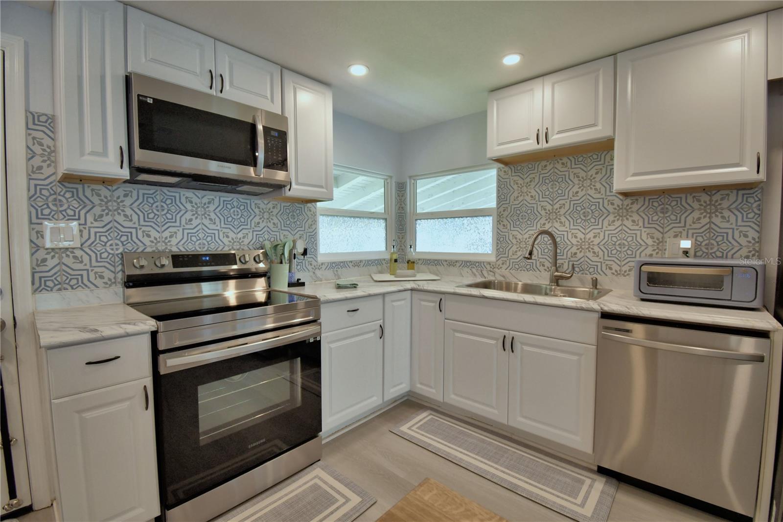 Image 10 of 50 For 4816 Goldenview Lane