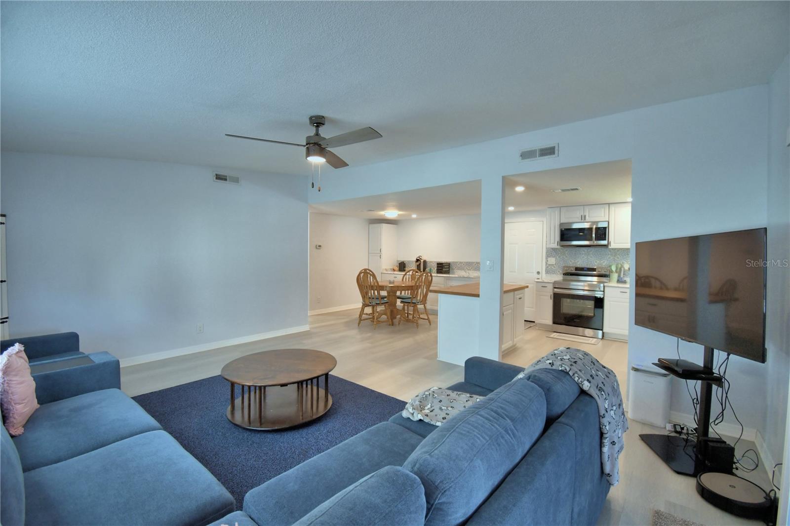 Image 14 of 50 For 4816 Goldenview Lane