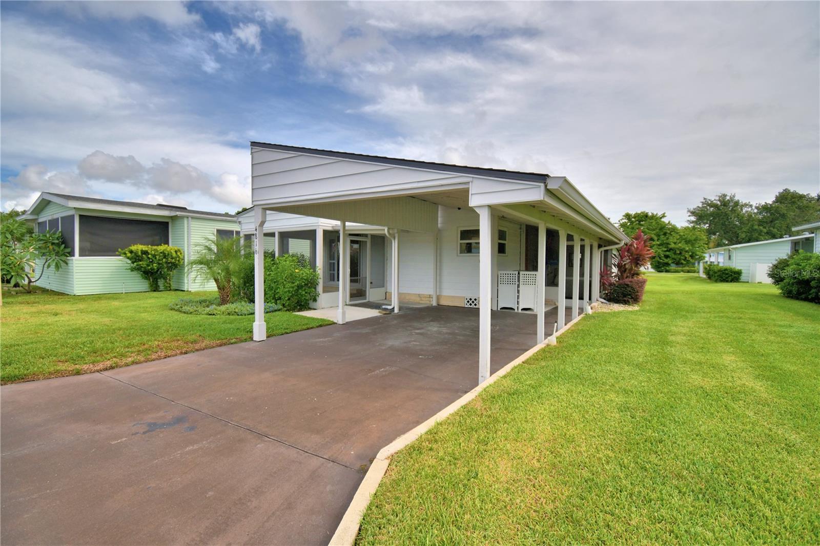 Image 2 of 50 For 4816 Goldenview Lane