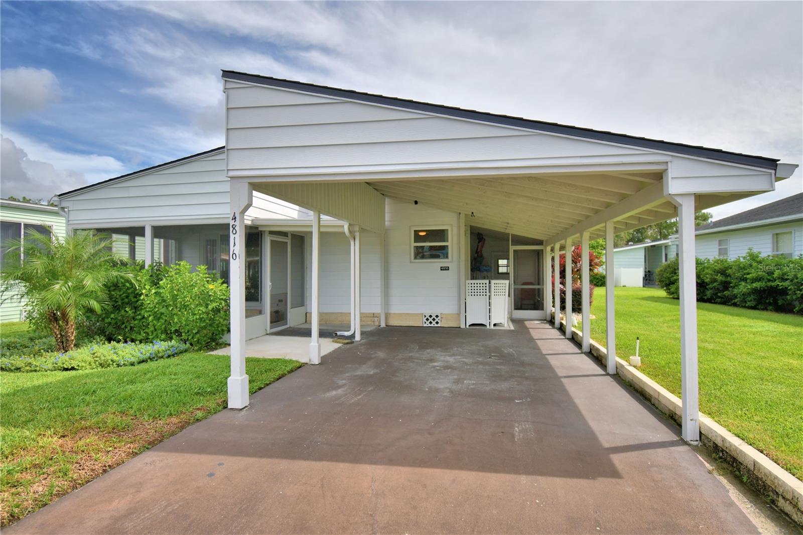 Image 4 of 50 For 4816 Goldenview Lane