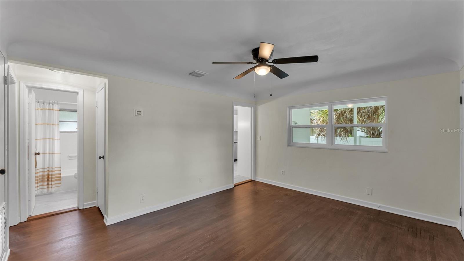 Image 9 of 31 For 1128 Olive Street