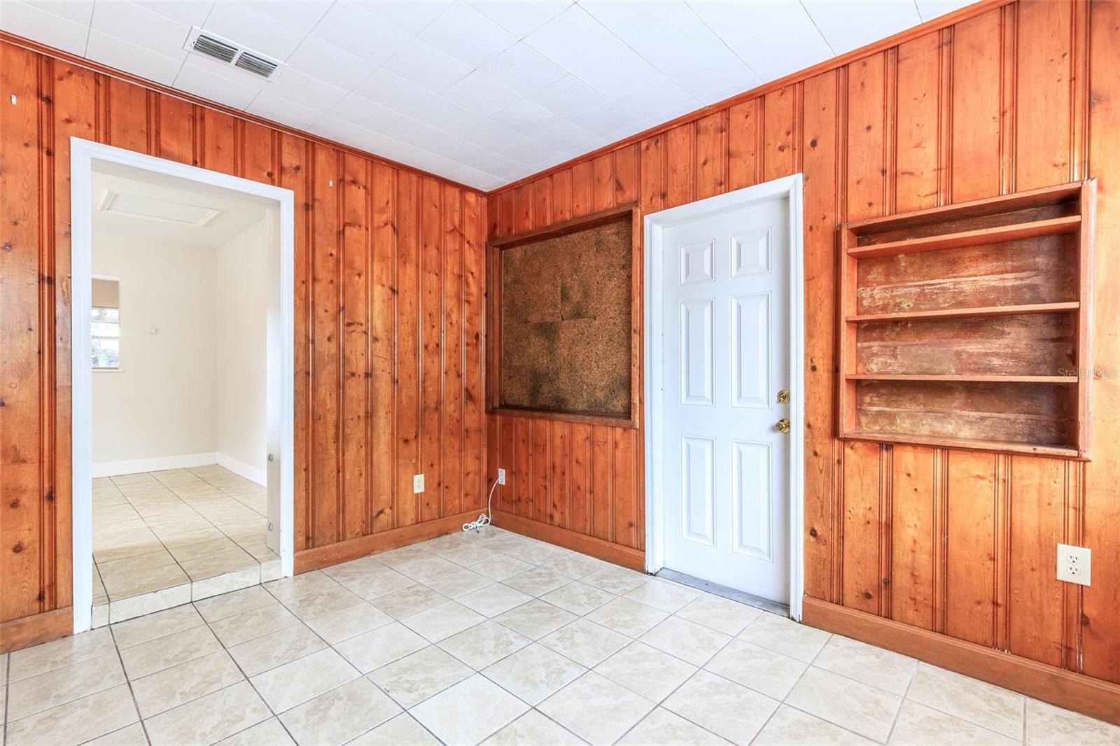 Image 13 of 34 For 2602 Sunshine Drive N