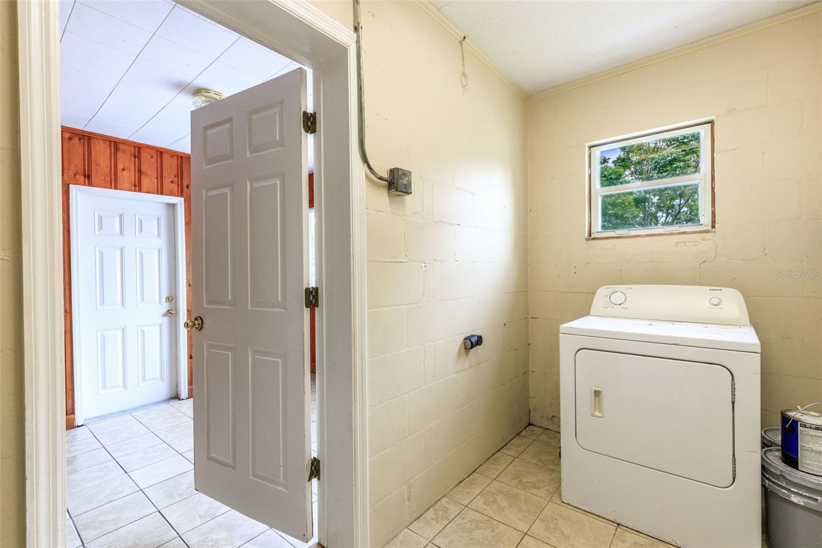 Image 17 of 34 For 2602 Sunshine Drive N
