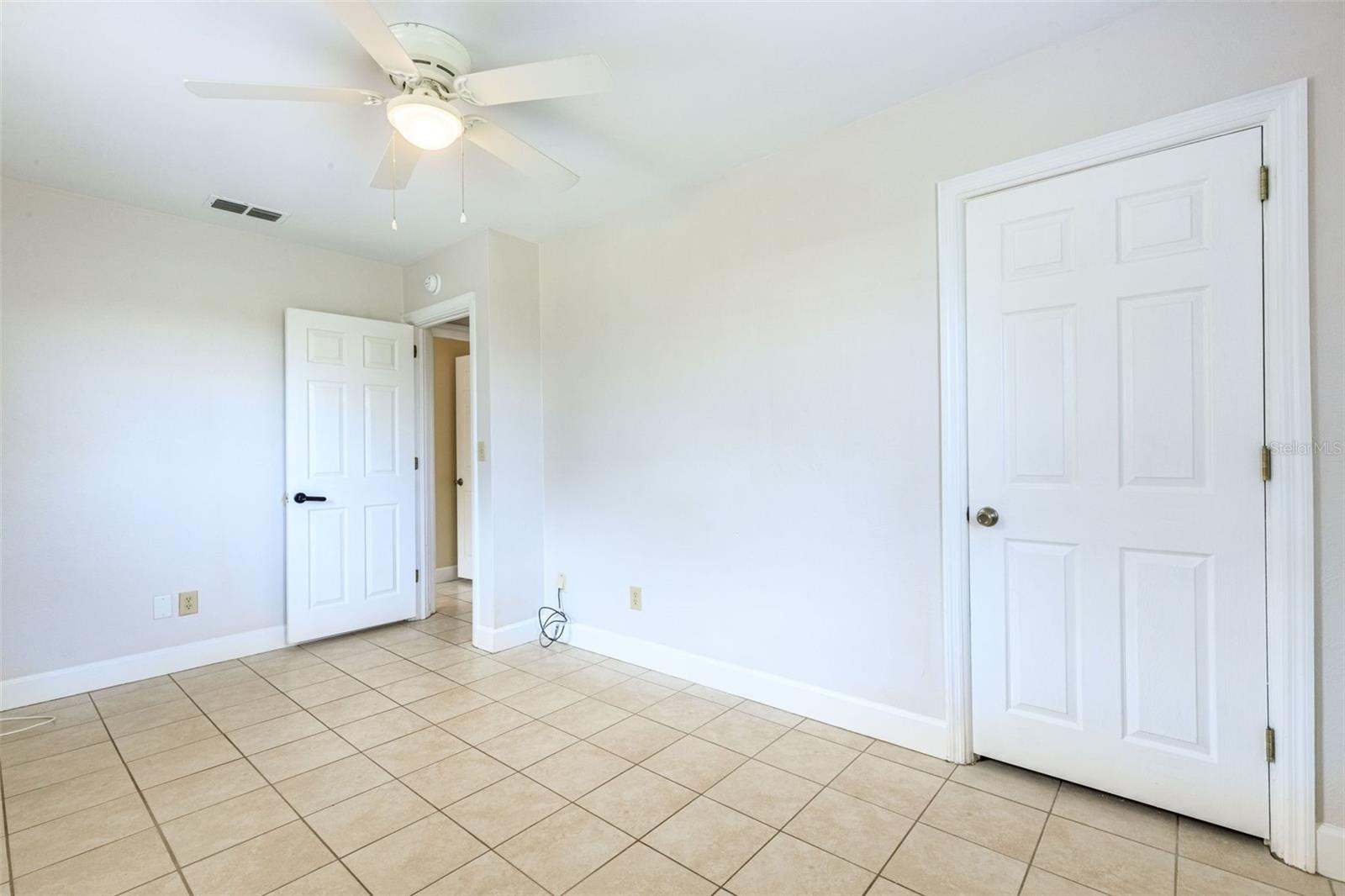 Image 18 of 34 For 2602 Sunshine Drive N