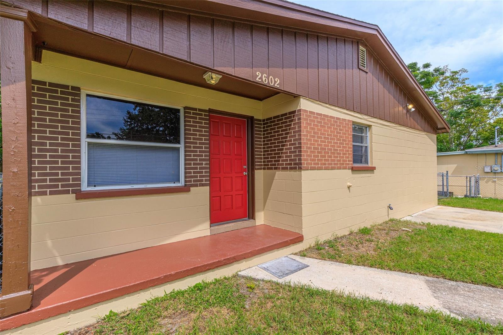 Image 2 of 34 For 2602 Sunshine Drive N