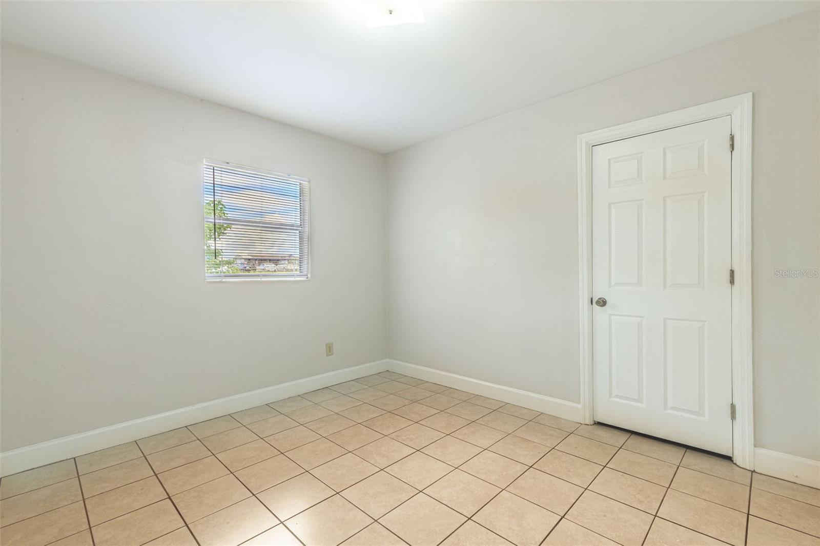 Image 22 of 34 For 2602 Sunshine Drive N
