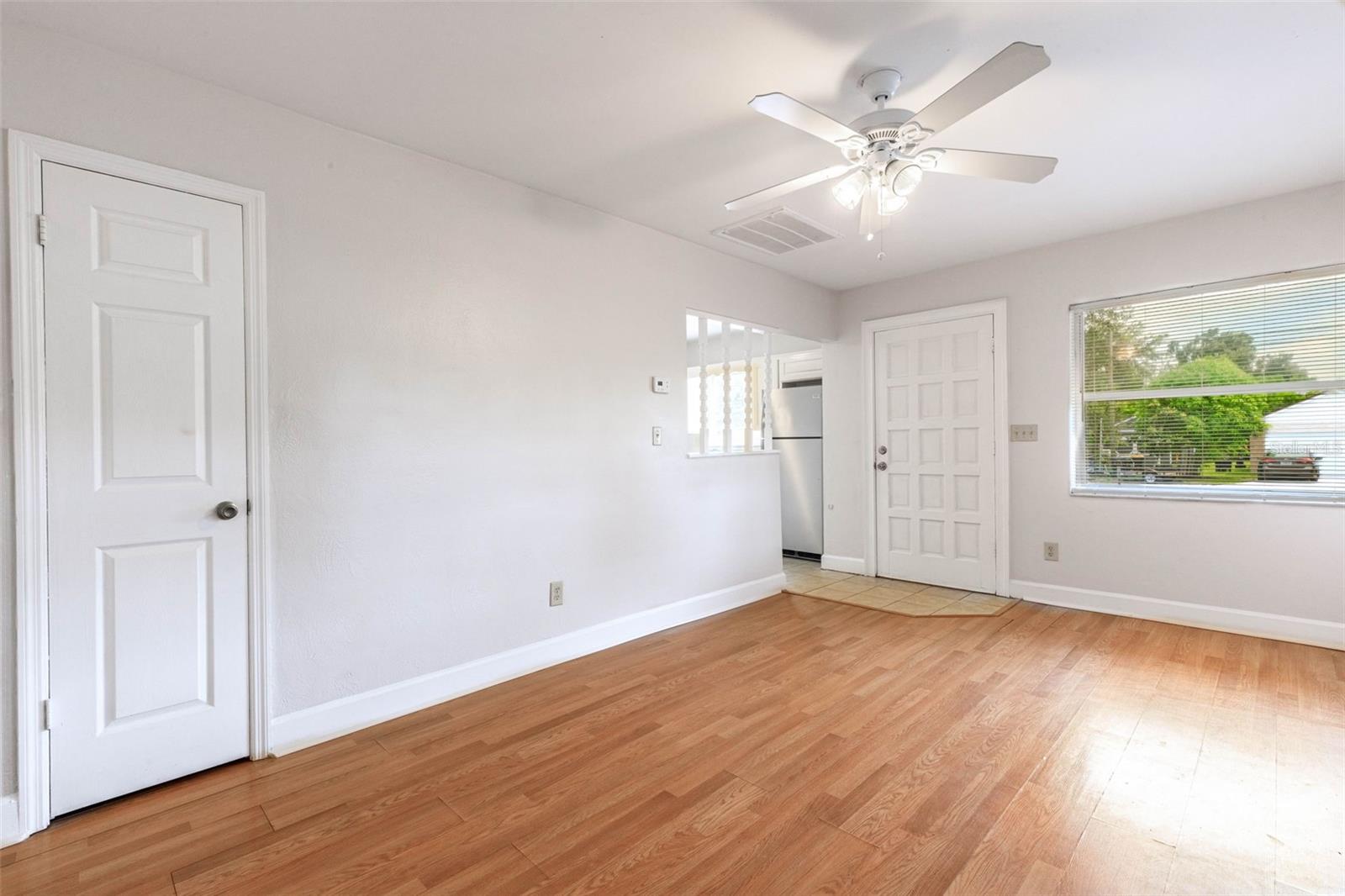 Image 5 of 34 For 2602 Sunshine Drive N
