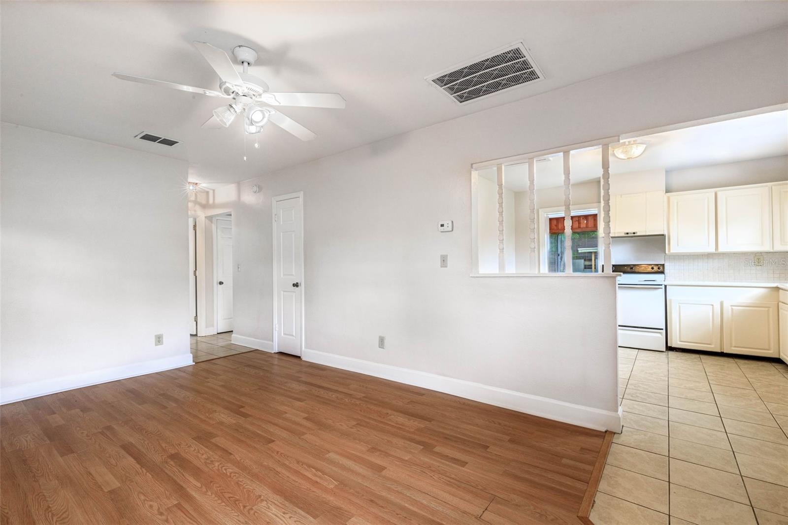 Image 6 of 34 For 2602 Sunshine Drive N