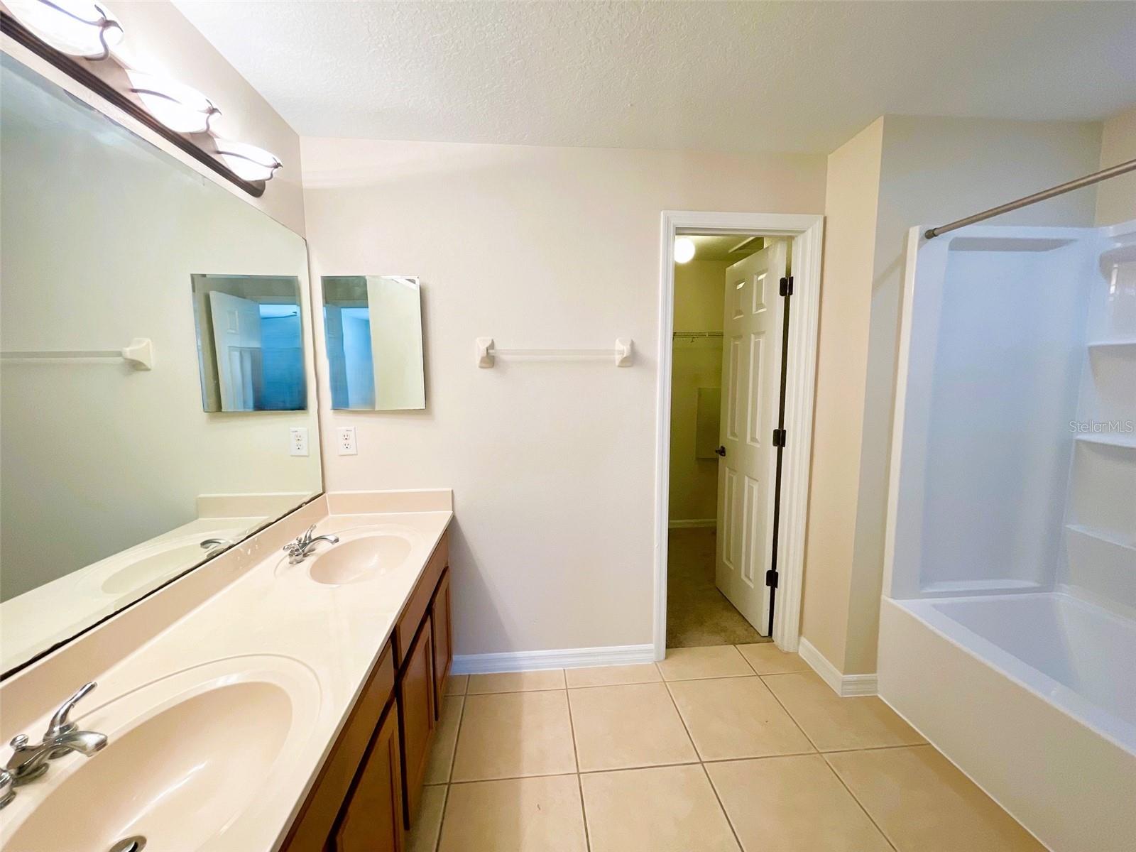 Image 23 of 43 For 2044 Cypress Bay Boulevard