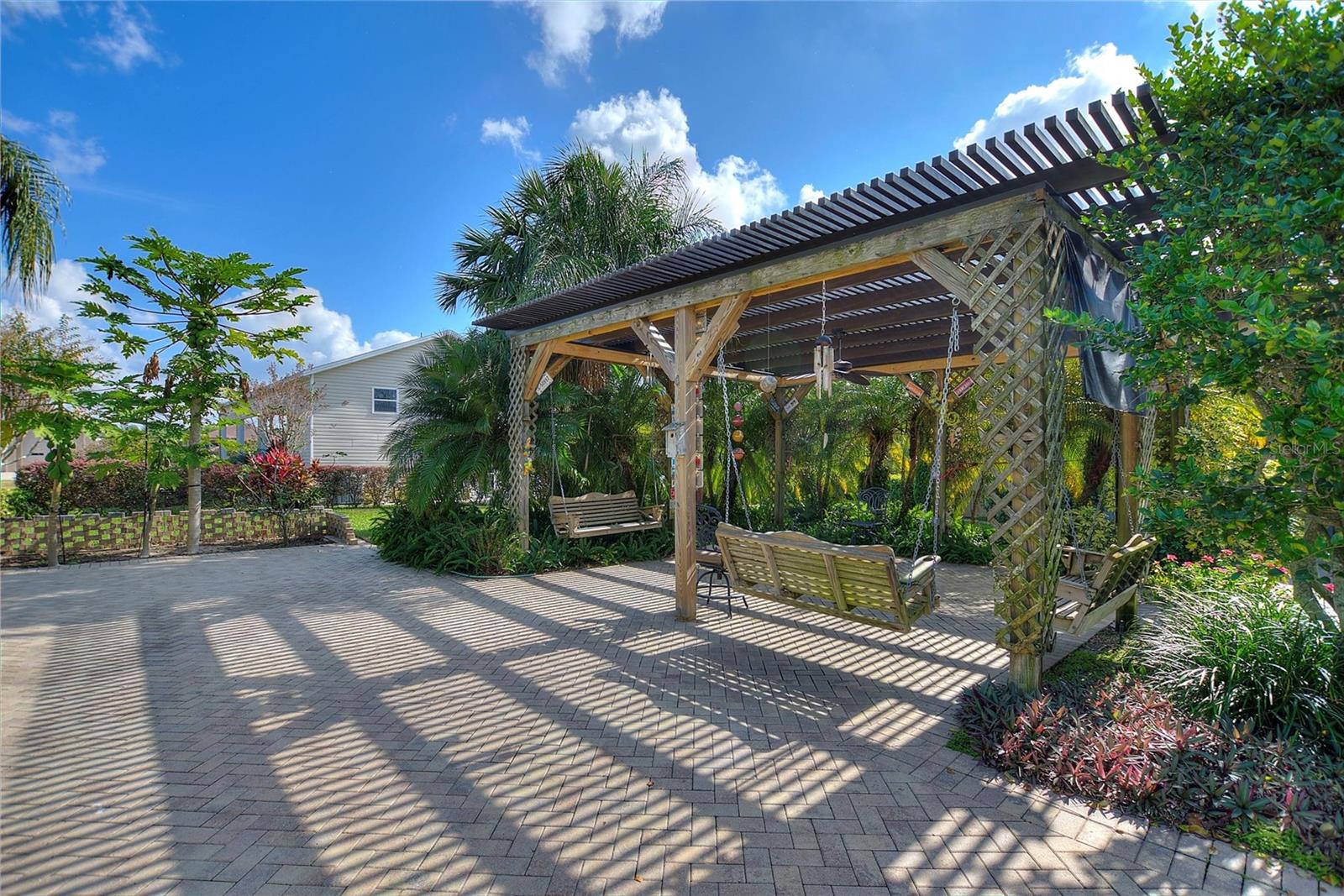 Image 21 of 63 For 421 Travelers Drive