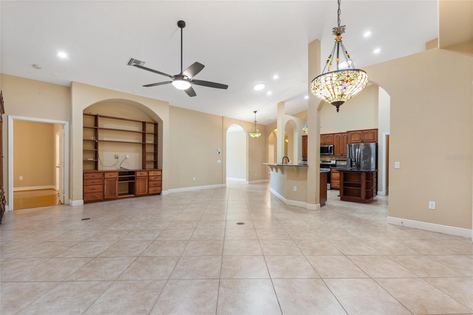 Image 48 of 63 For 421 Travelers Drive