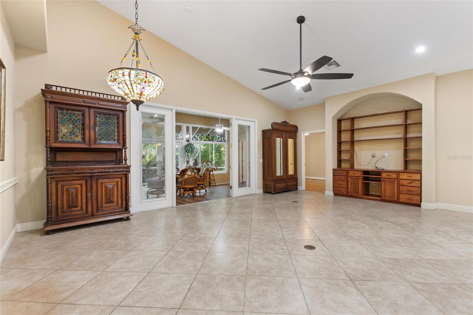 Image 50 of 63 For 421 Travelers Drive