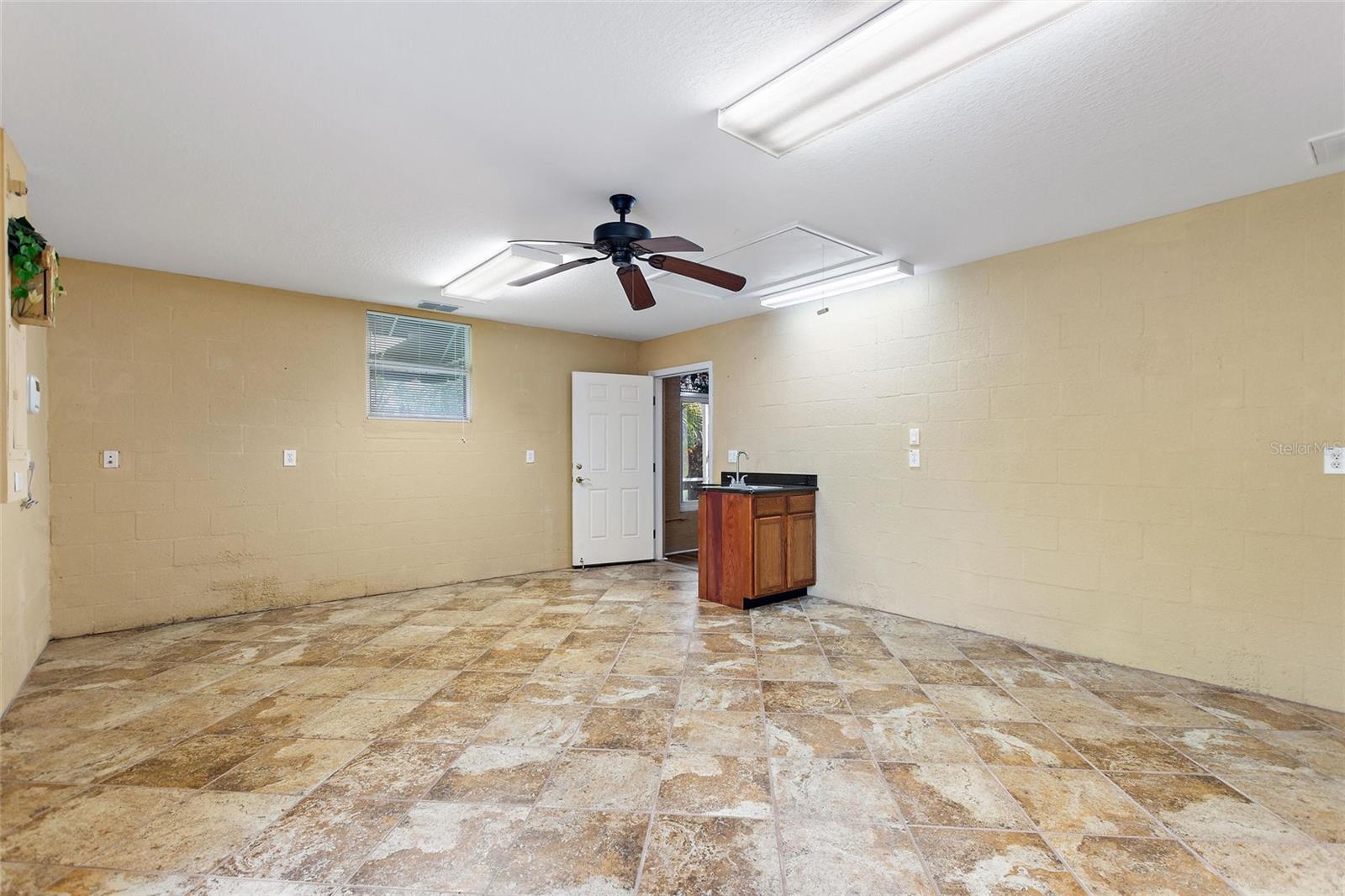 Image 58 of 63 For 421 Travelers Drive