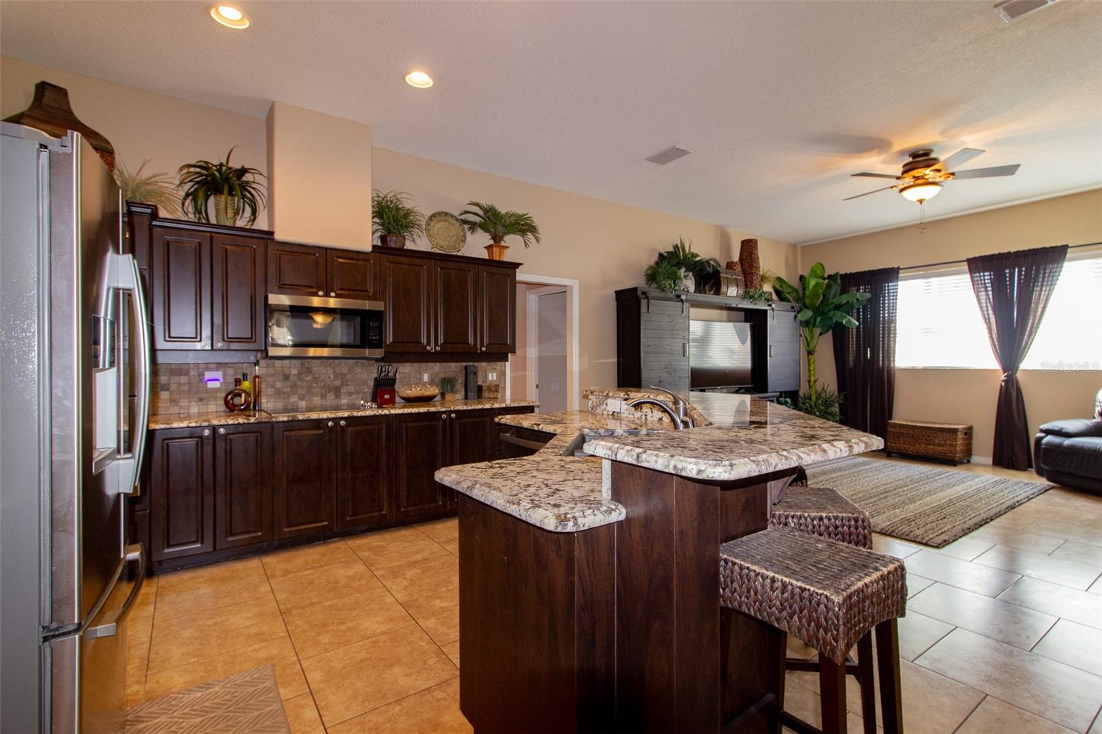 Image 17 of 44 For 4435 Fairway Oaks Dr