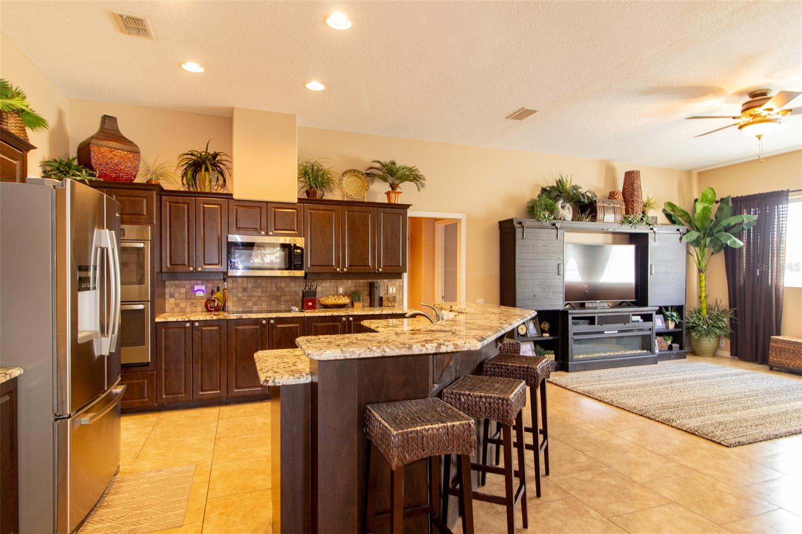 Image 19 of 44 For 4435 Fairway Oaks Dr