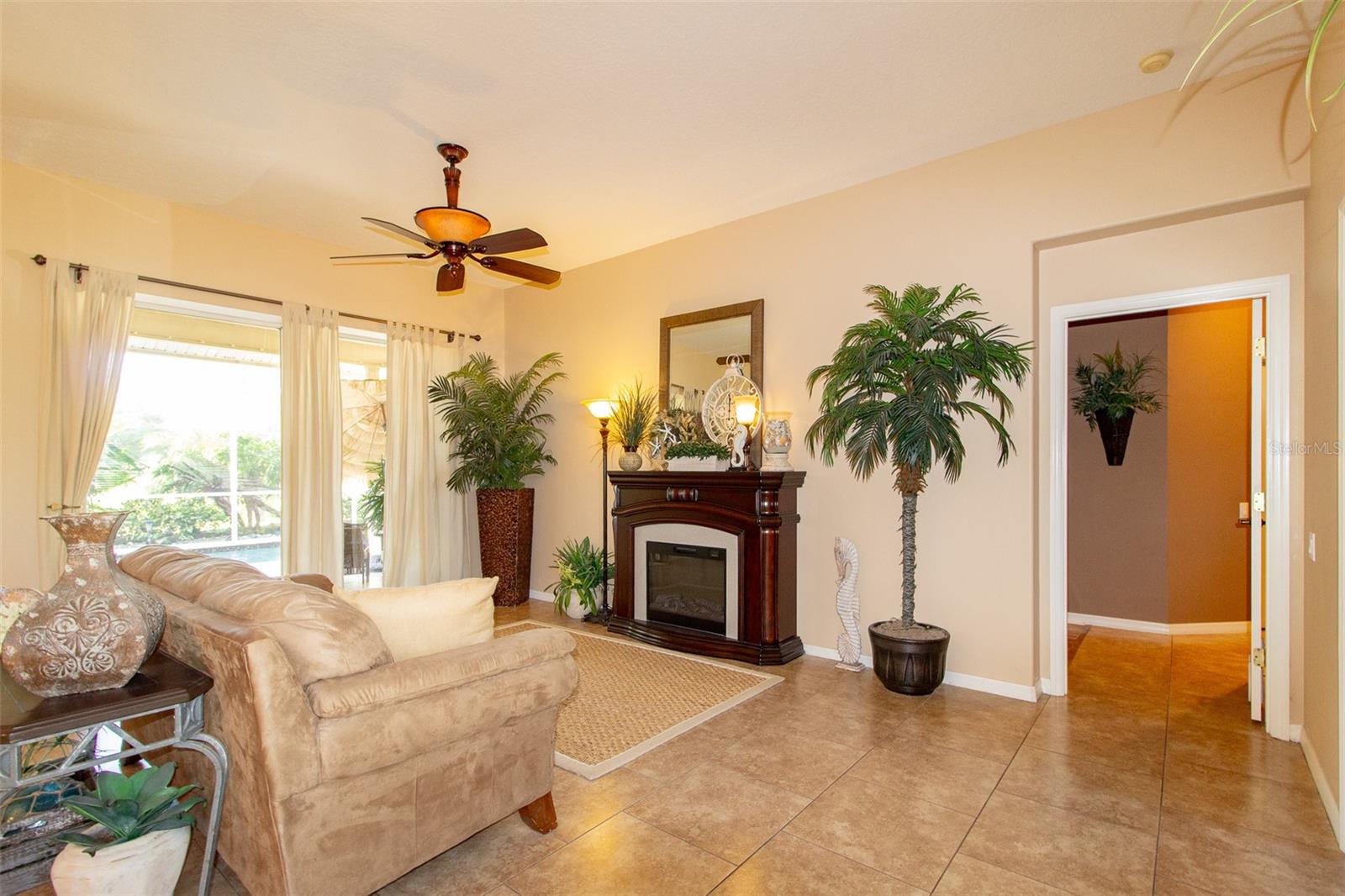 Image 26 of 44 For 4435 Fairway Oaks Dr