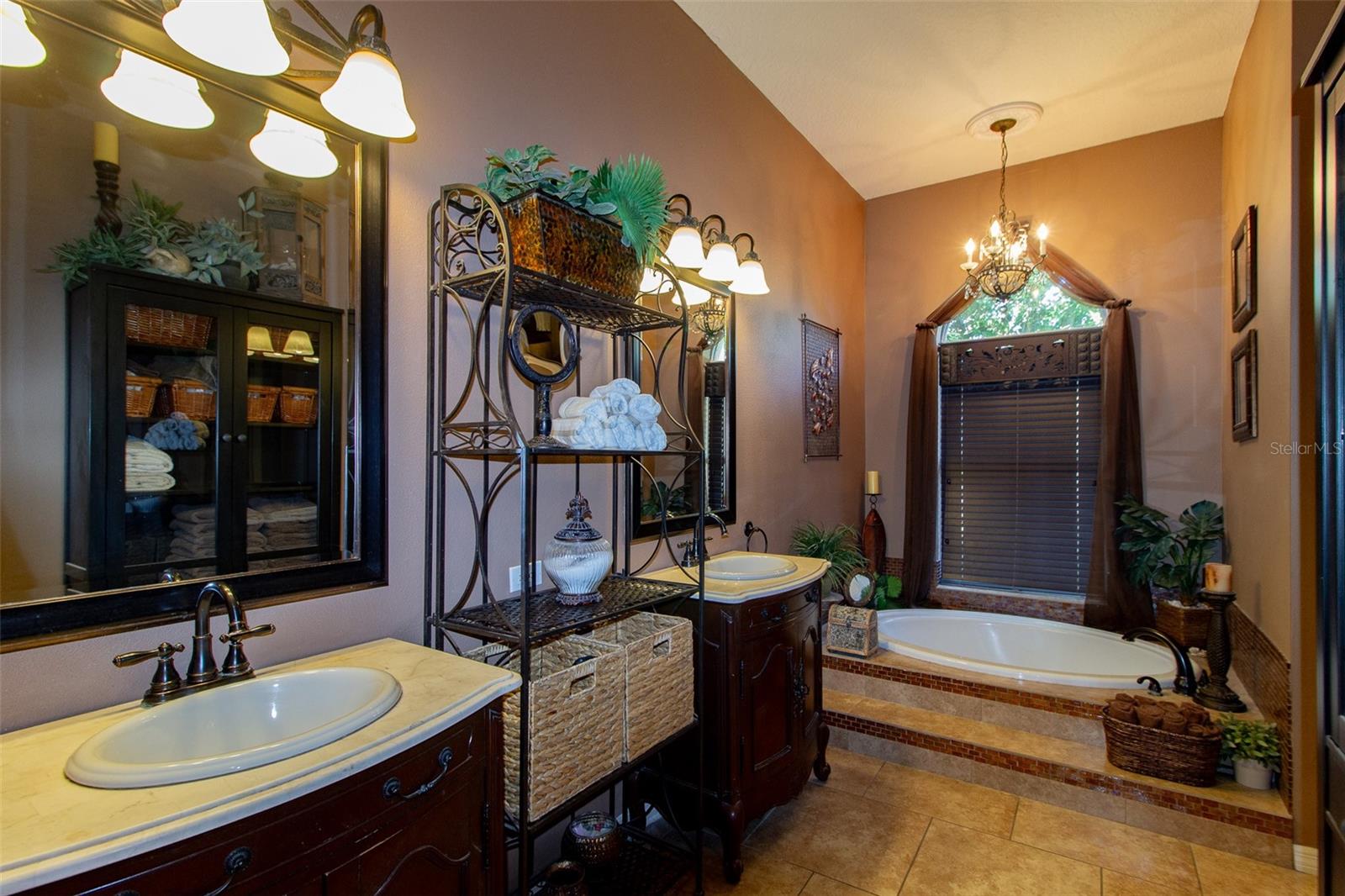 Image 34 of 44 For 4435 Fairway Oaks Dr