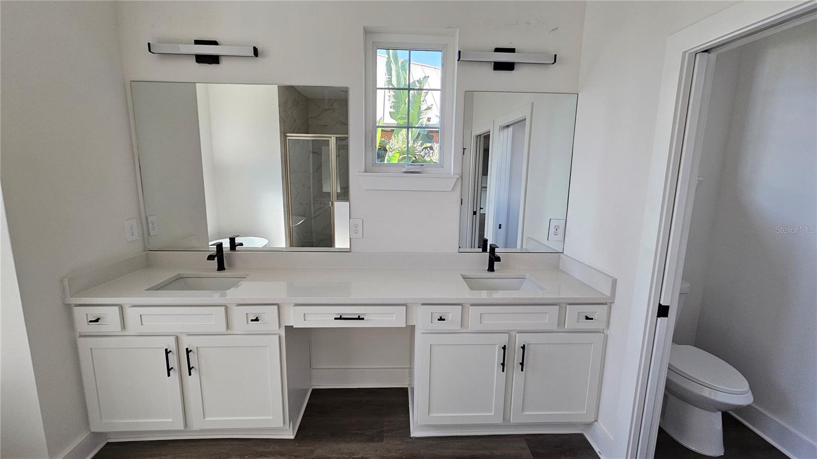 Image 18 of 24 For 15100 Chinook Way