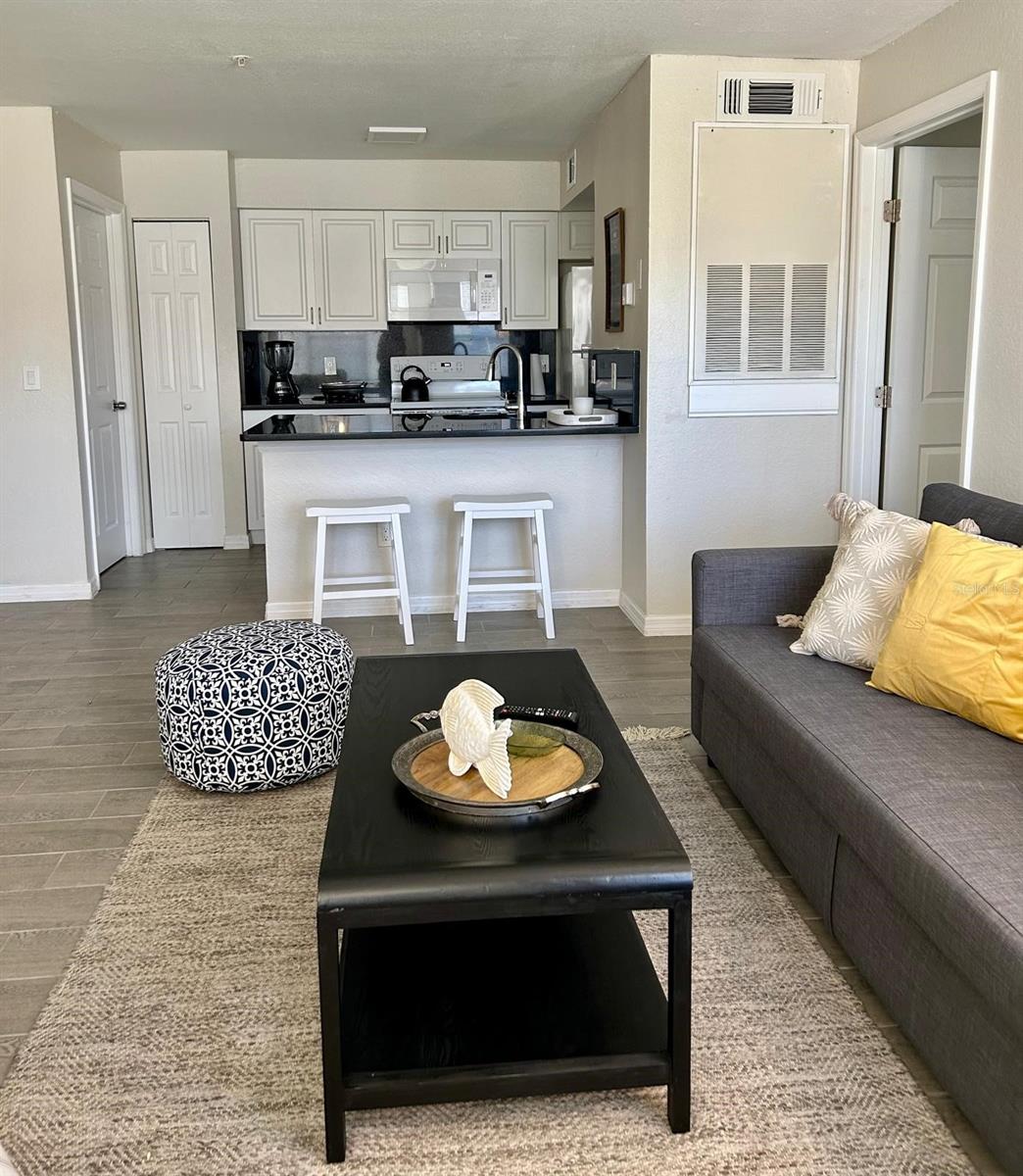 Image 4 of 12 For 2204 Key West Court 516