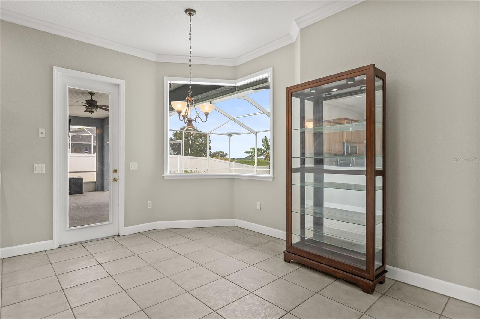 Image 17 of 50 For 402 Terranova Street