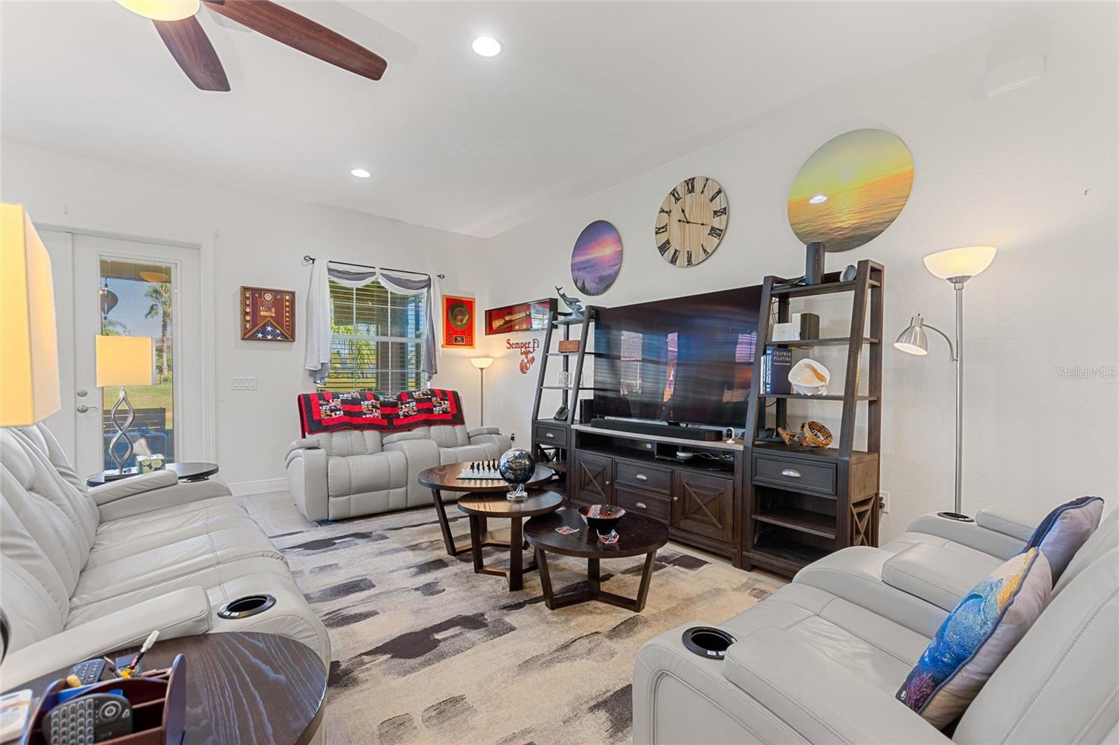 Image 24 of 41 For 581 Meandering Way