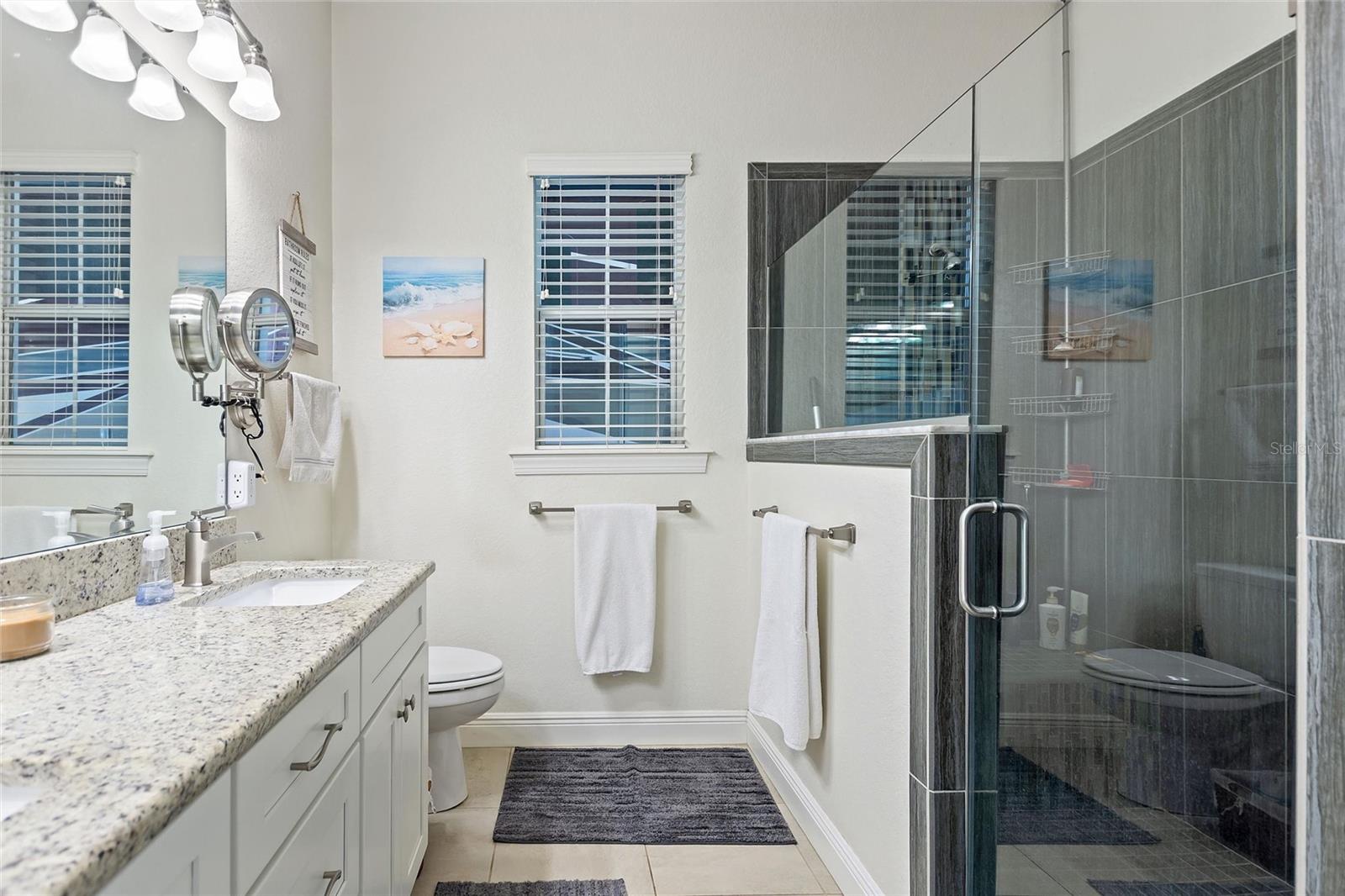 Image 26 of 41 For 581 Meandering Way