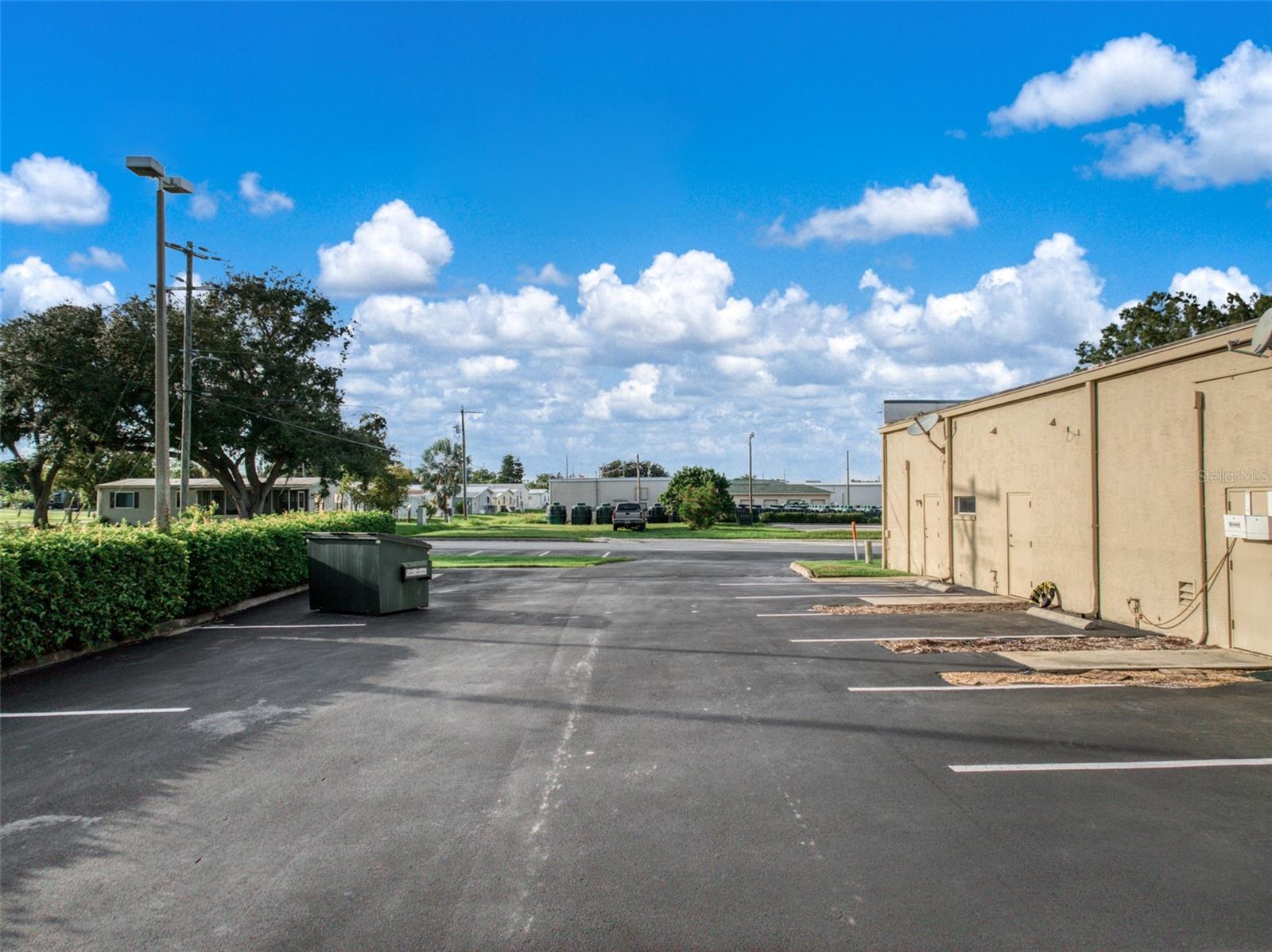 Image 18 of 50 For 33 Ryant Boulevard